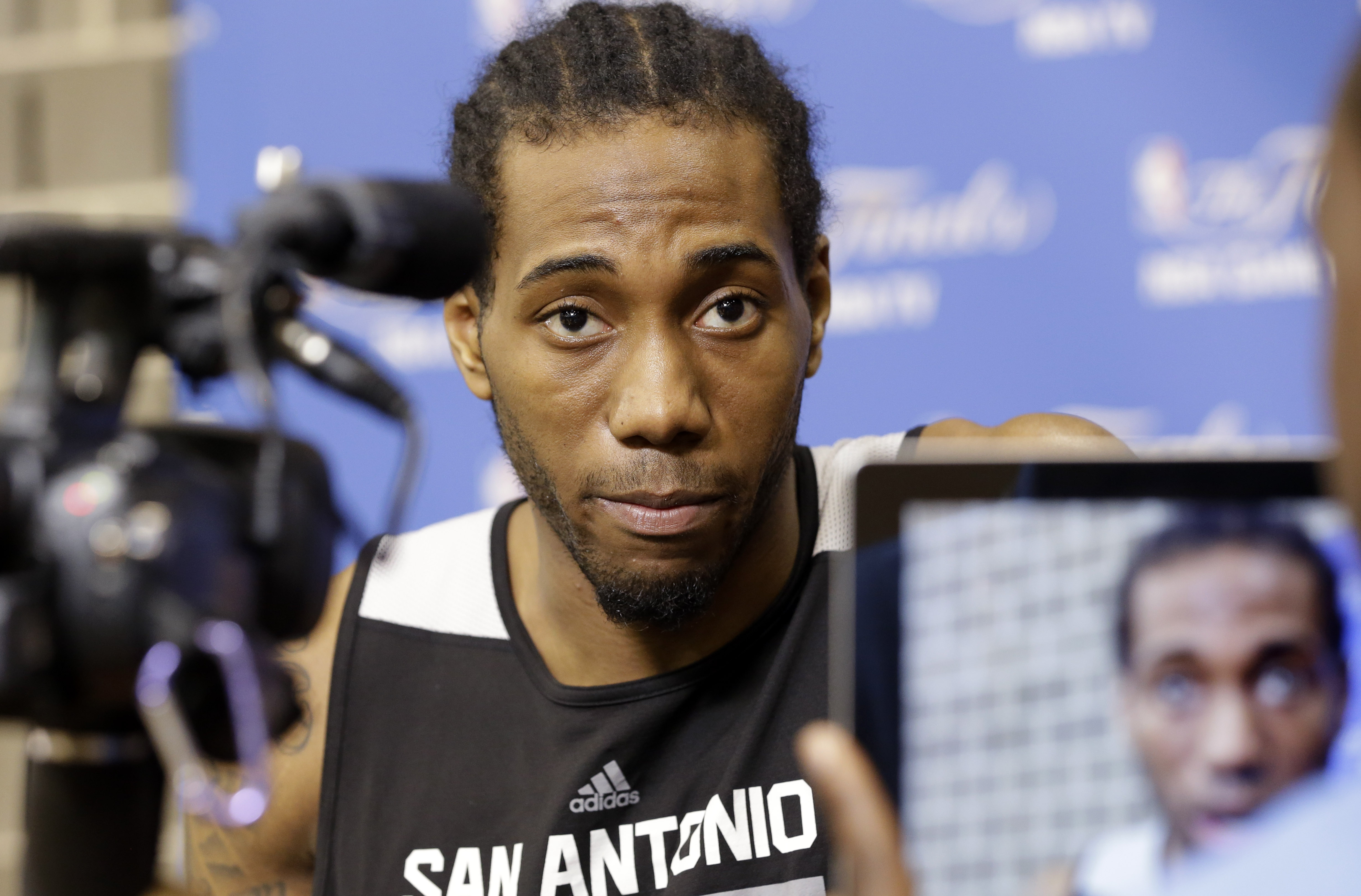 It's the role players who have the Spurs rolling