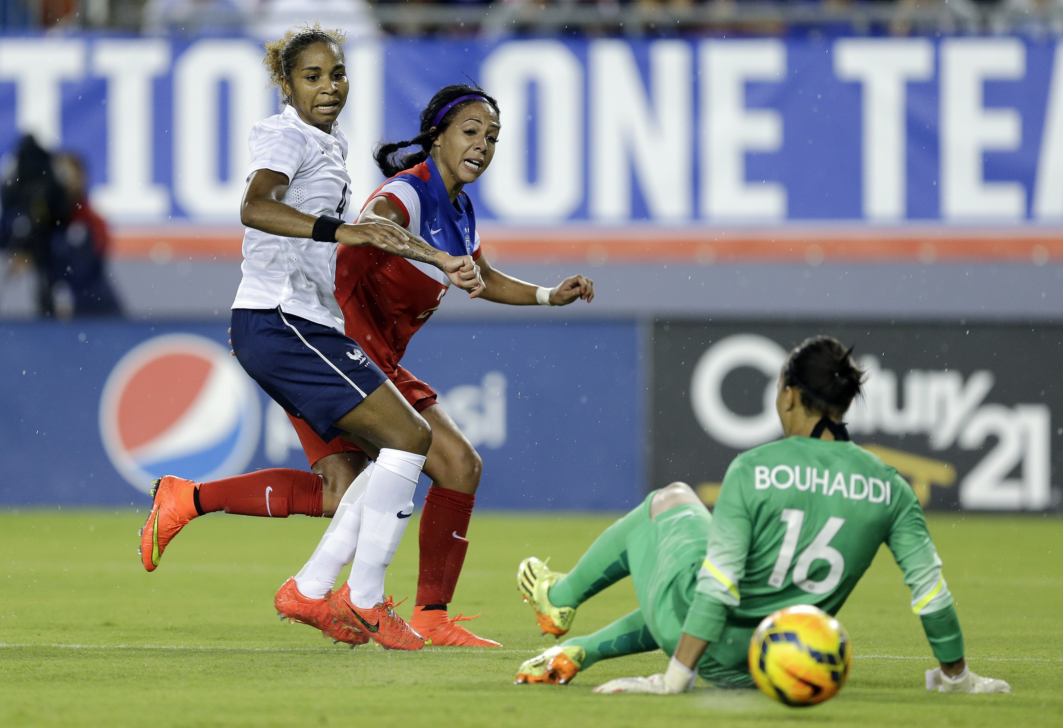 Solo gets 71st shutout, US women beat France 1-0
