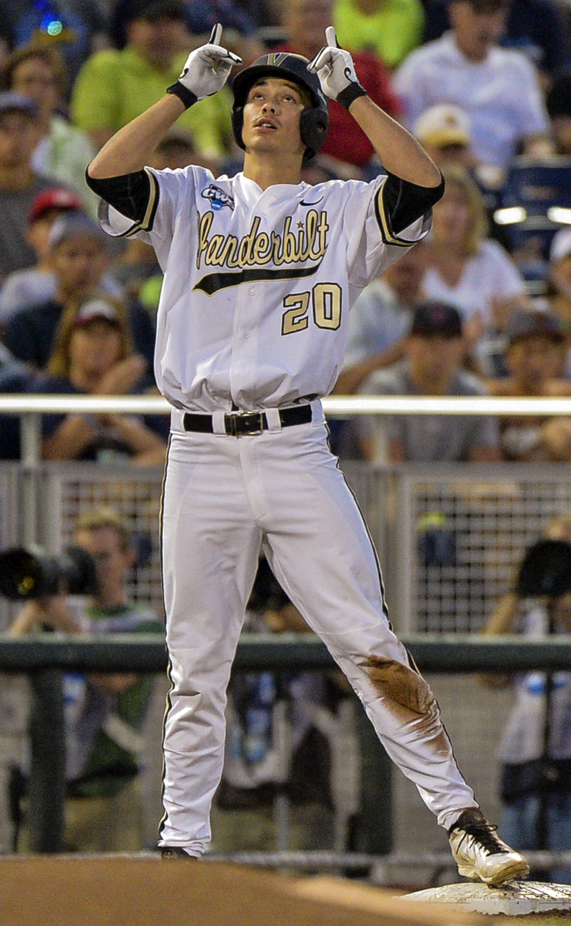 Louisville loses 5-3 to Vanderbilt in CWS opener