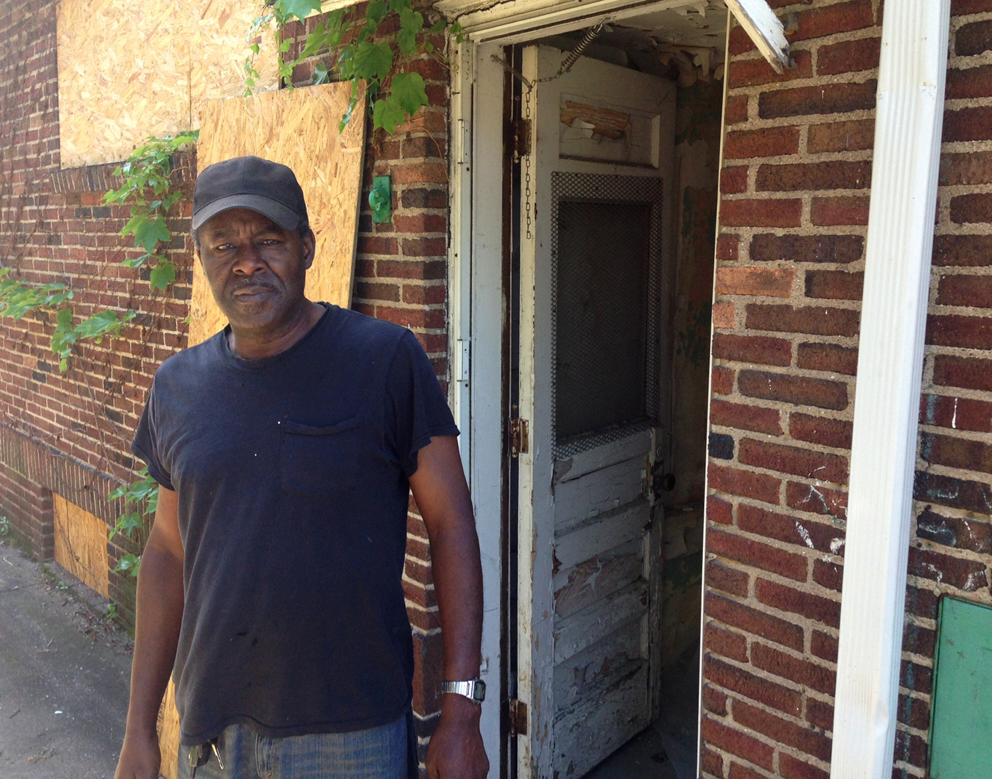 Detroit fights blight by selling off vacant homes