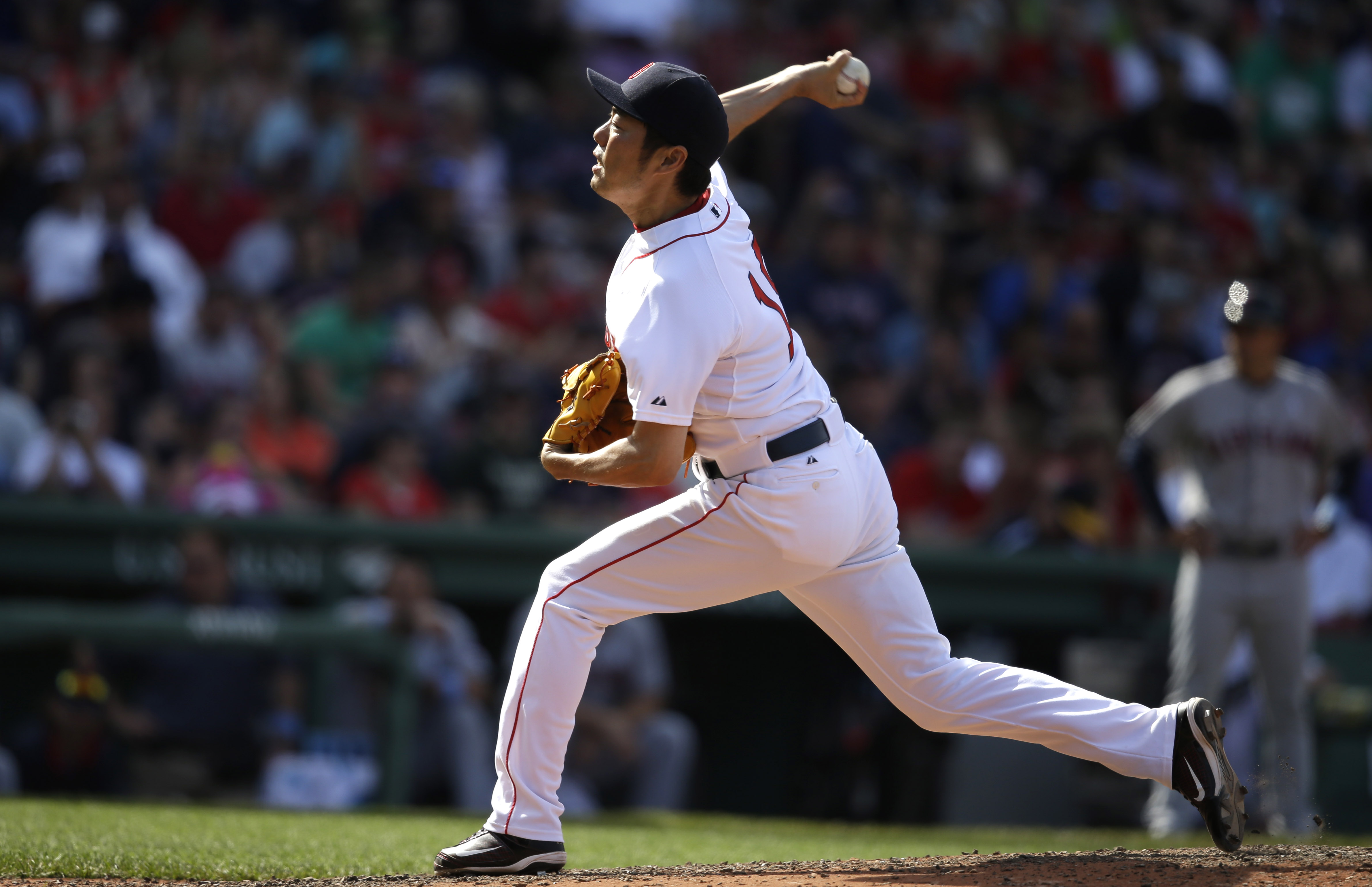 Red Sox fall late again to Indians, 3-2