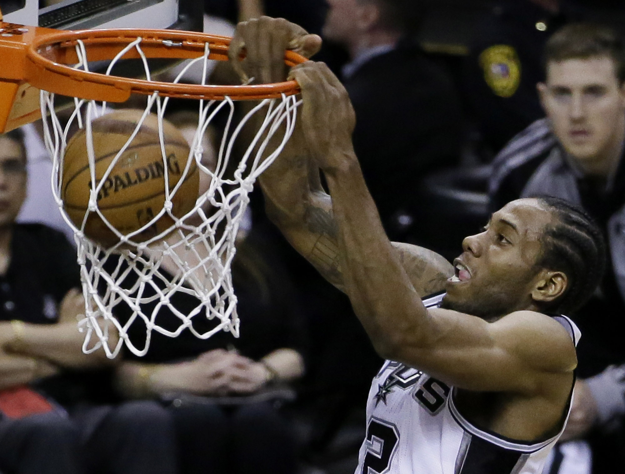 Spurs' Leonard wins NBA Finals MVP