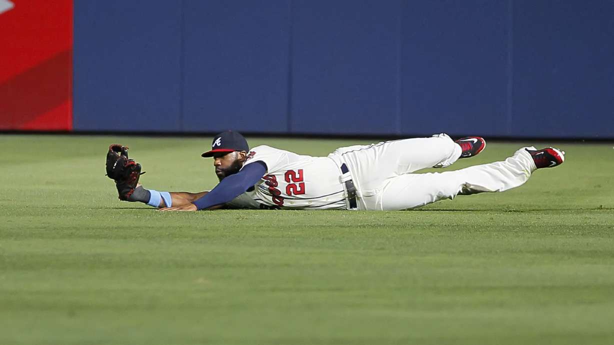 La Stella stays hot, Braves drop Angels, 7-3