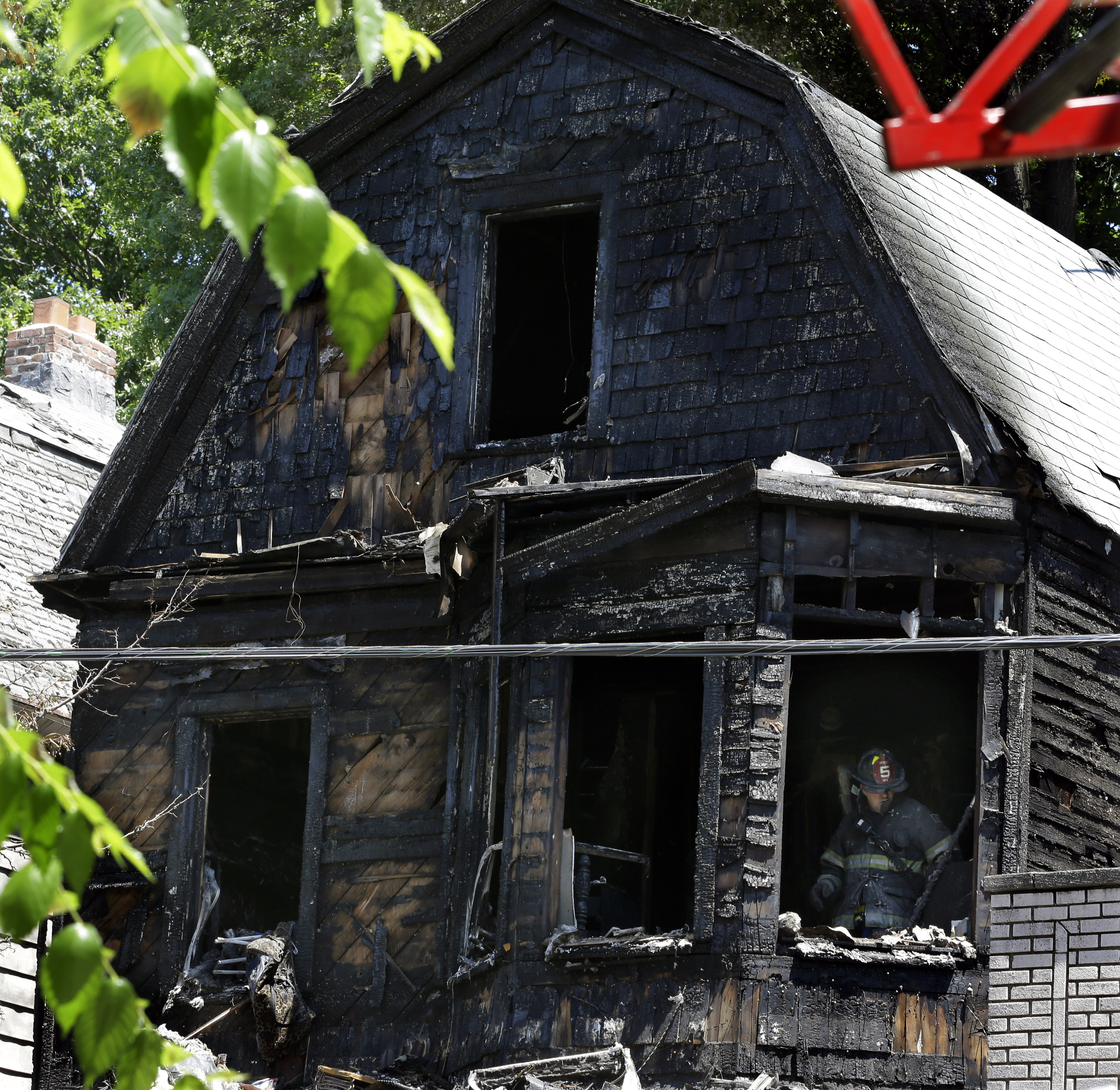 Prosecutor: Fake flowers aided NJ fire; 6 dead