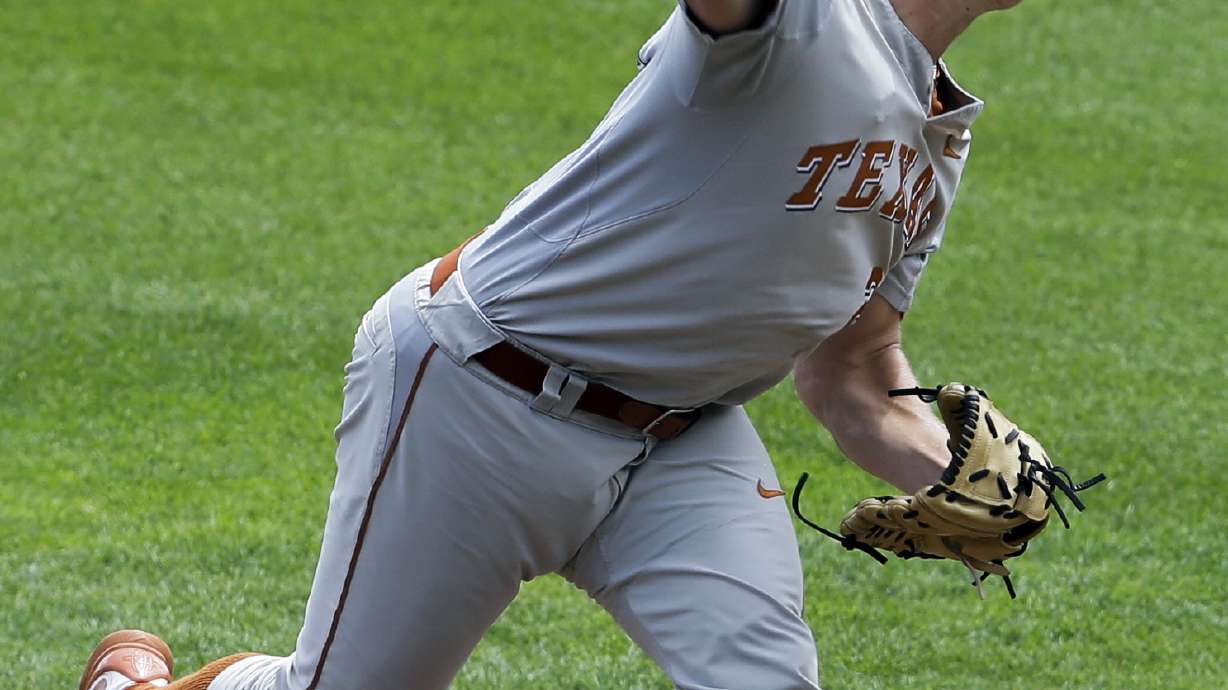Texas ousts Louisville from CWS with 4-1 victory