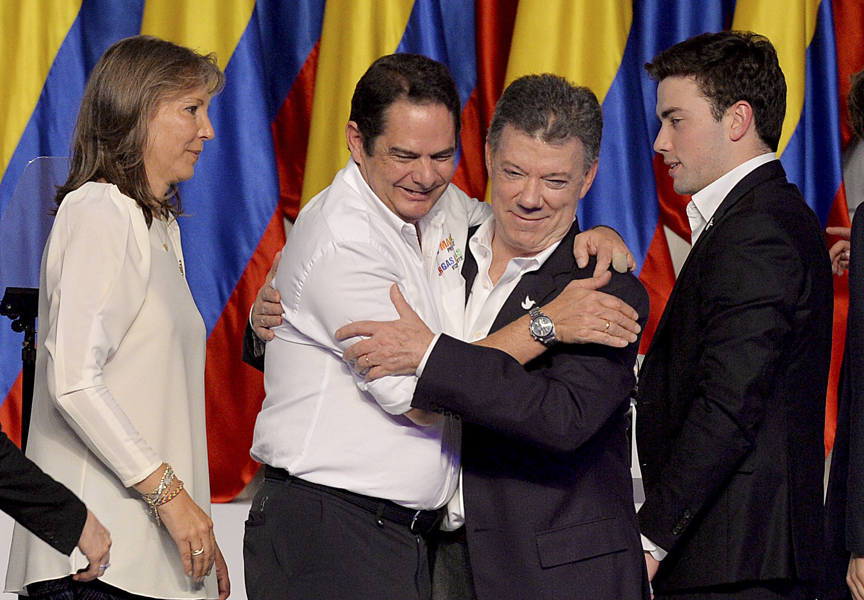 Pressure on Santos to reach peace for Colombia