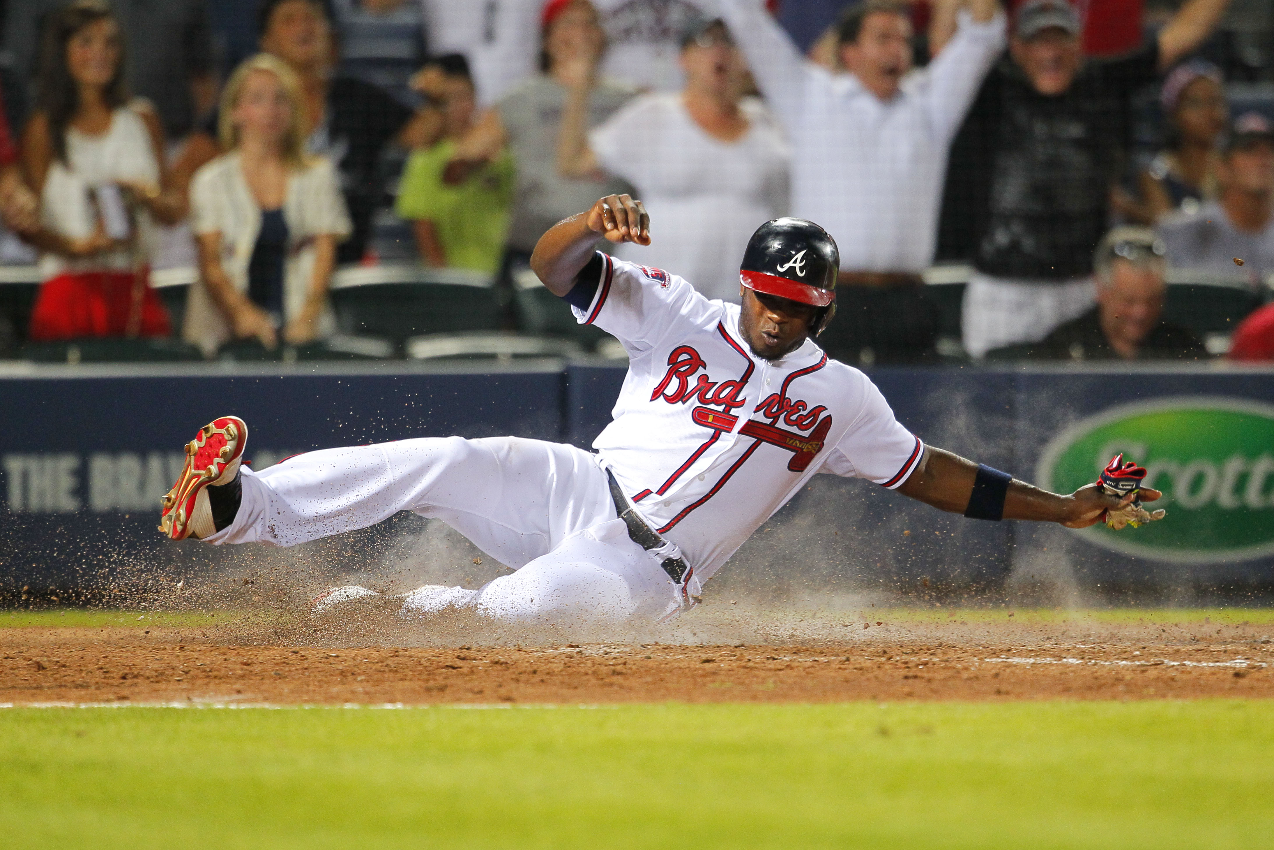Light-hitting Braves fall to Phillies 6-1 in 13th