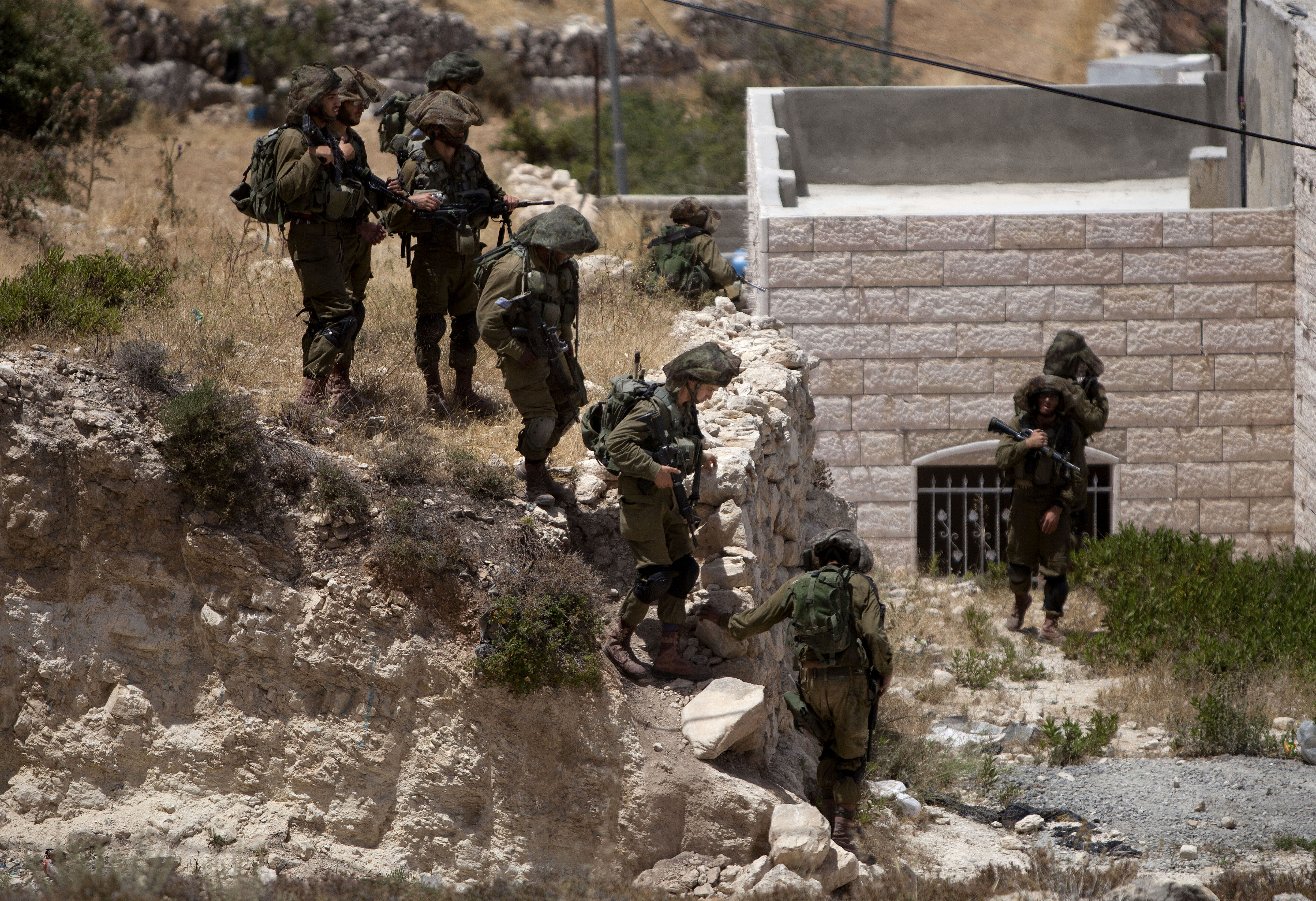 Israel leader seeks world pressure on Palestinians