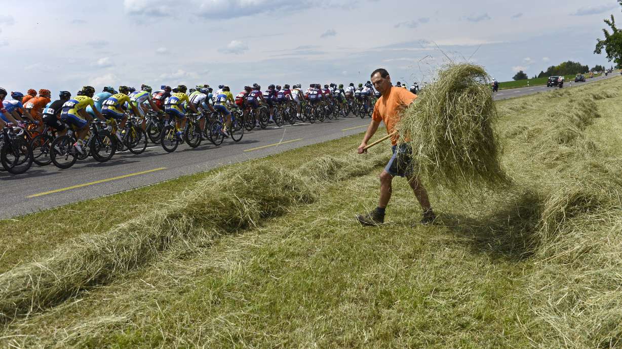Cavendish wins sprint on Tour de Suisse 4th stage