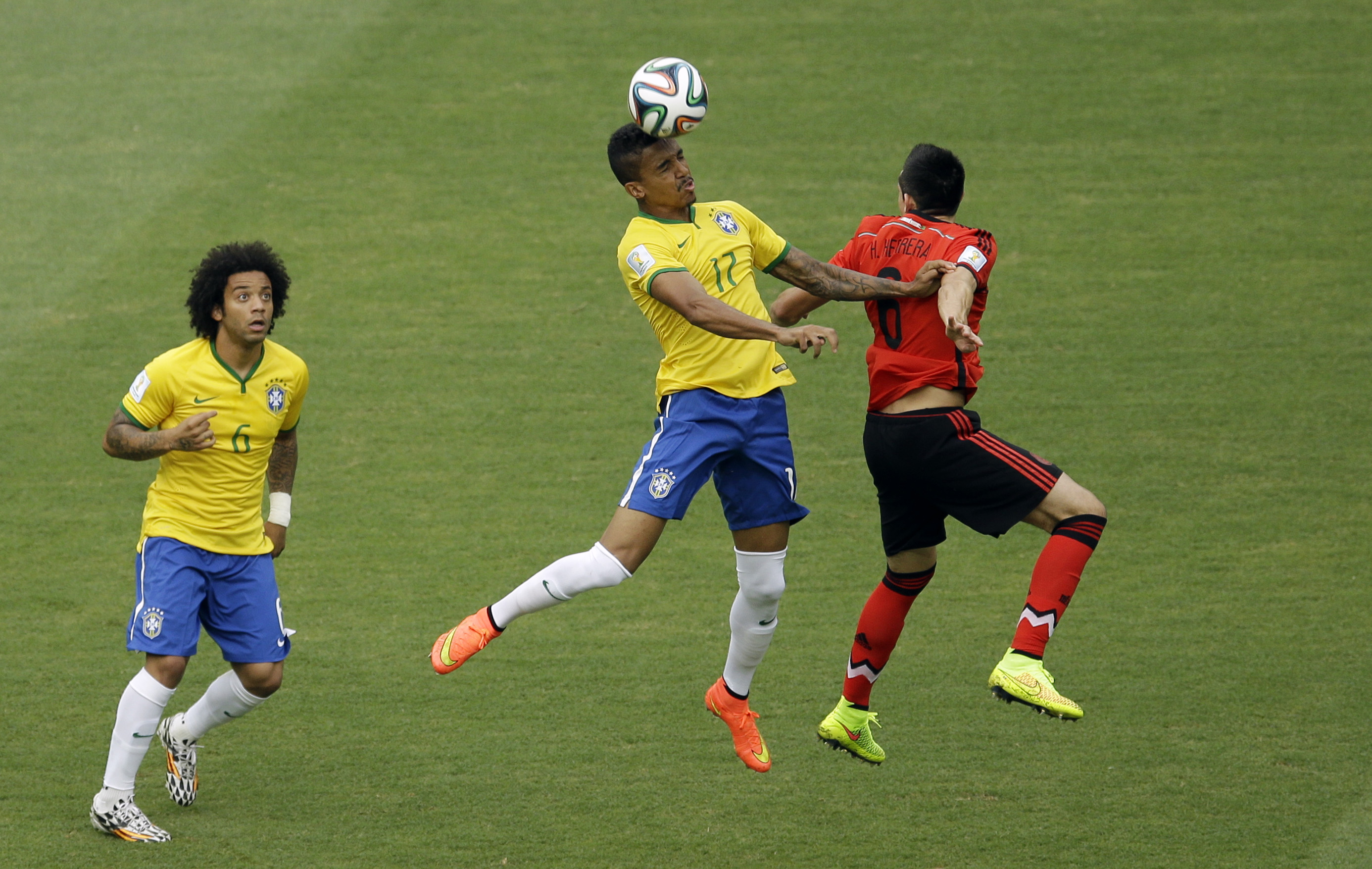 Mexico holds host Brazil to 0-0 draw at World Cup