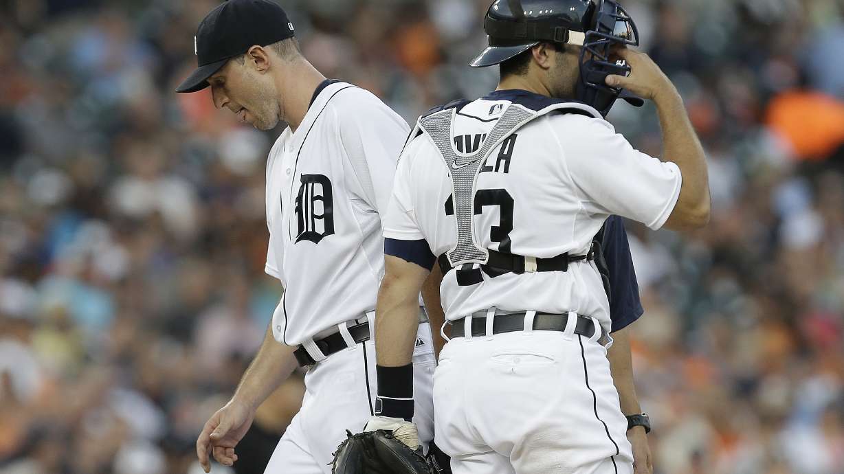 Tigers tumble out of 1st with 11-4 loss to Royals