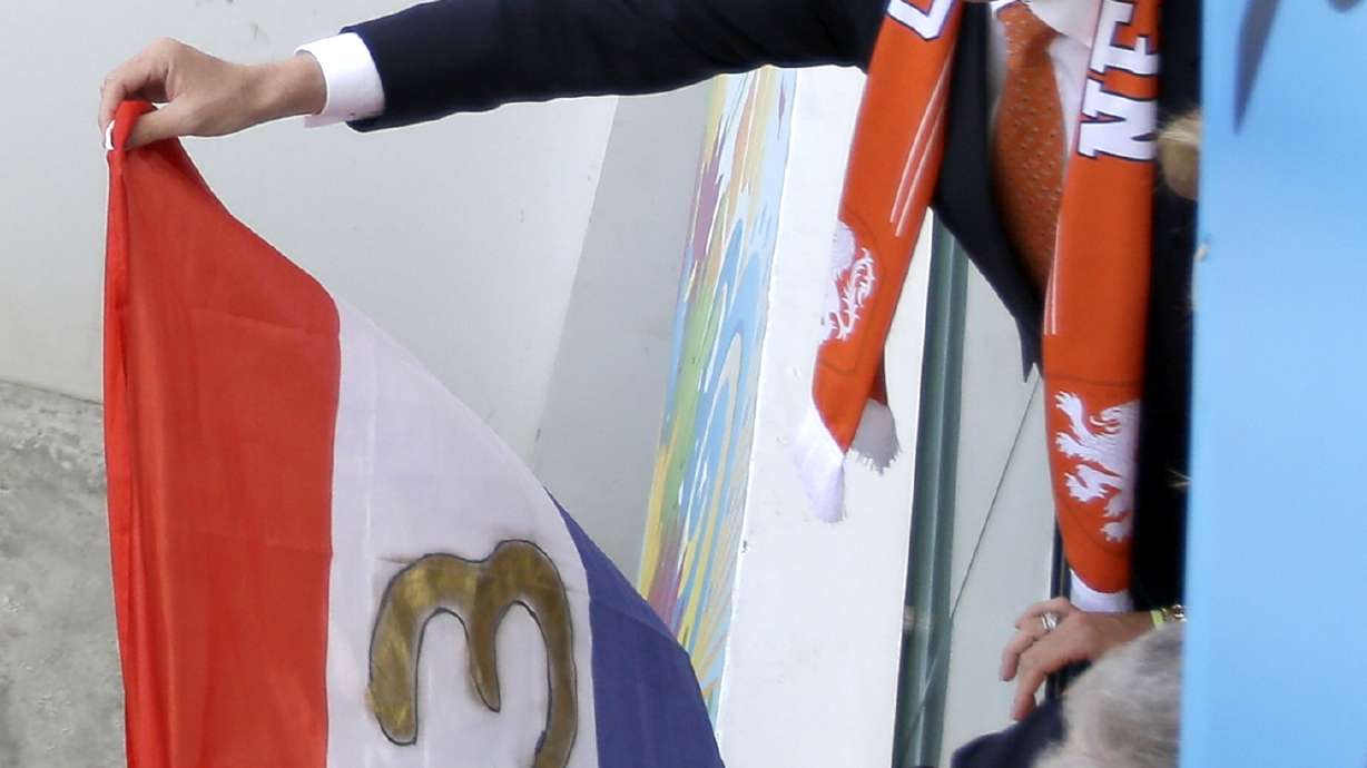 BRAZIL BEAT: Pros playing pickup game on the beach