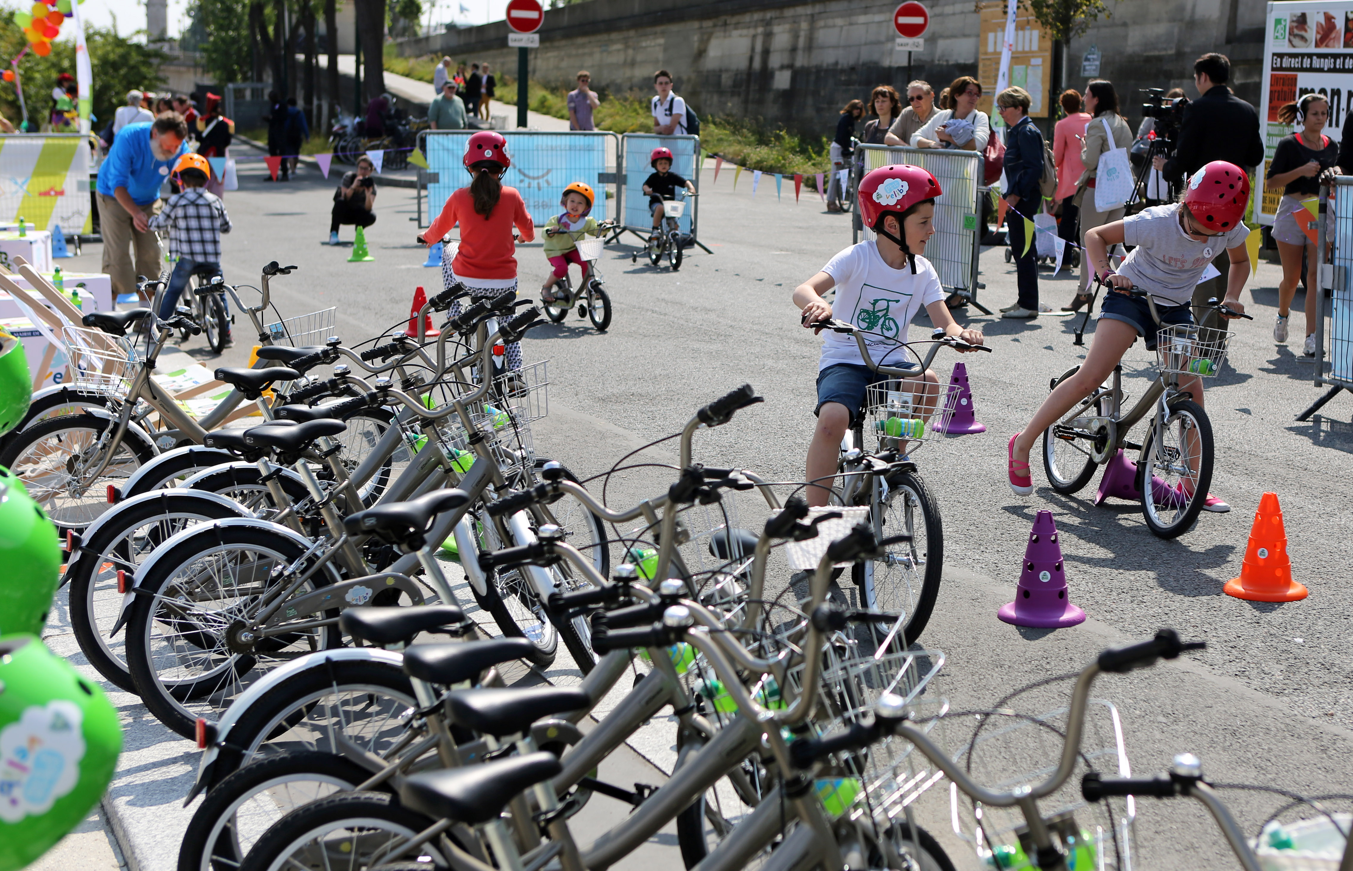 Kid-sized bike share? Giving it a spin in Paris