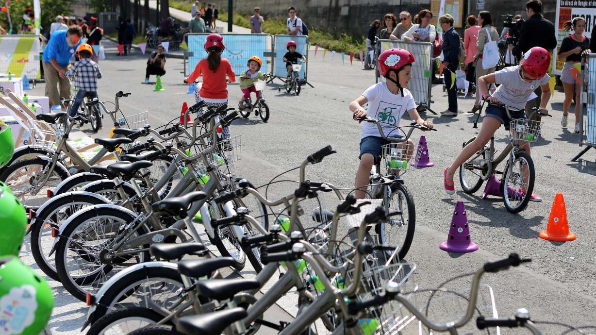 Kid-sized bike share? Giving it a spin in Paris