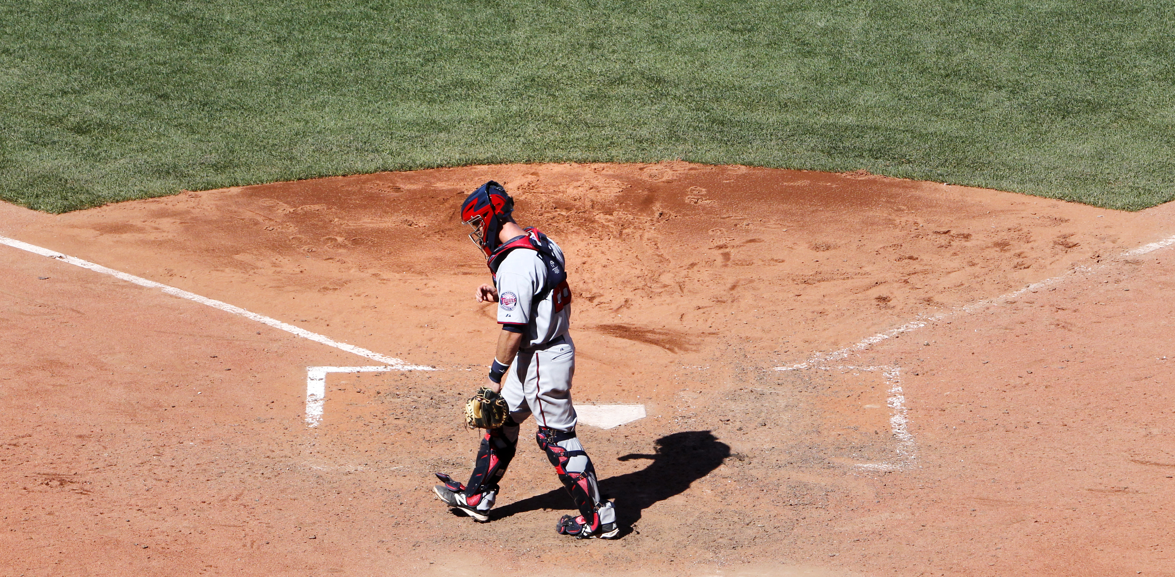 Twins HR in 10th doesn't hold, Boston wins 2-1