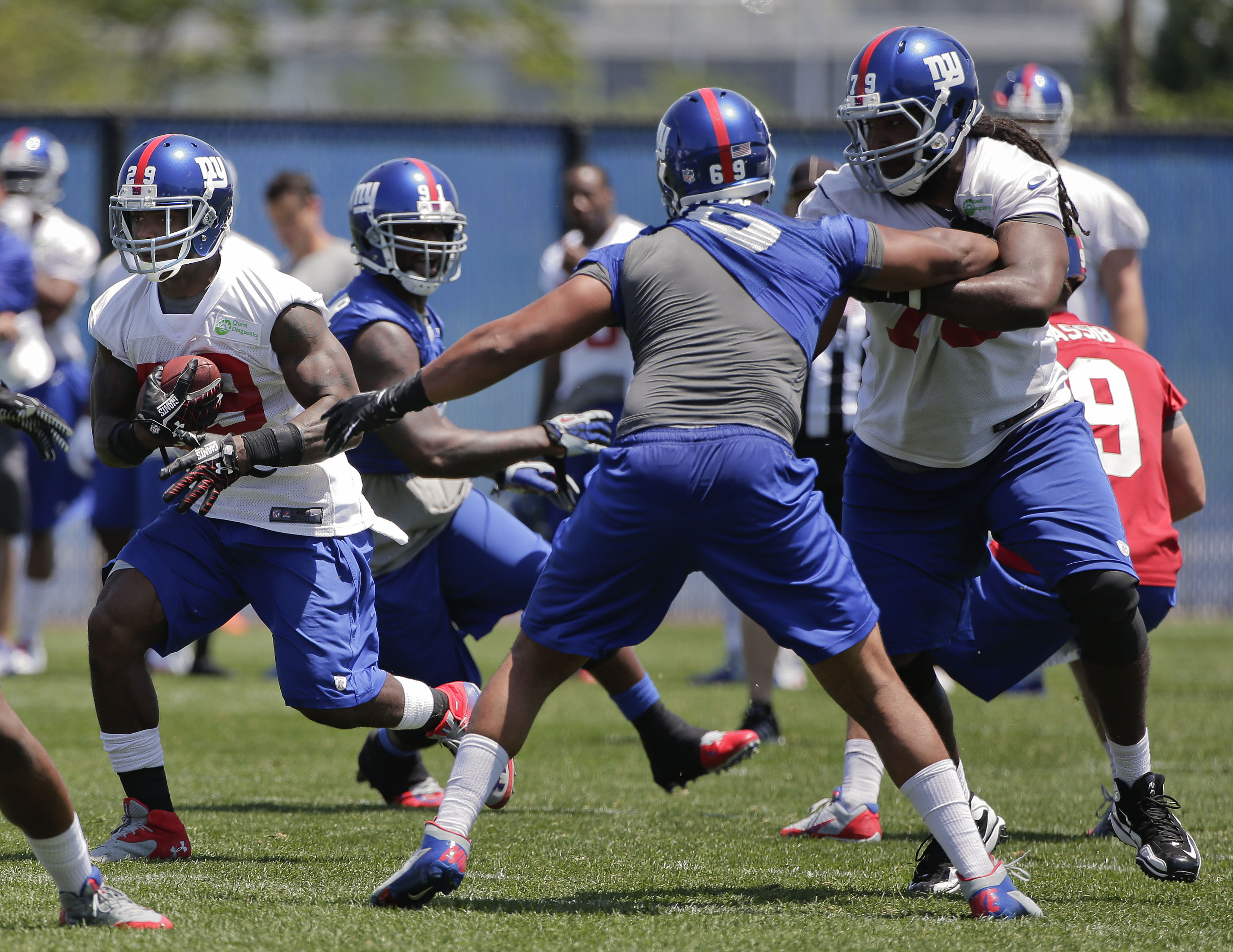 Newcomers Ayers, Thurmond getting used to Giants