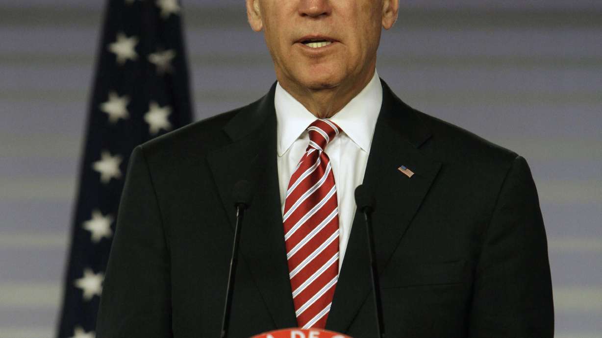 Biden commends Ukraine's president on peace plan