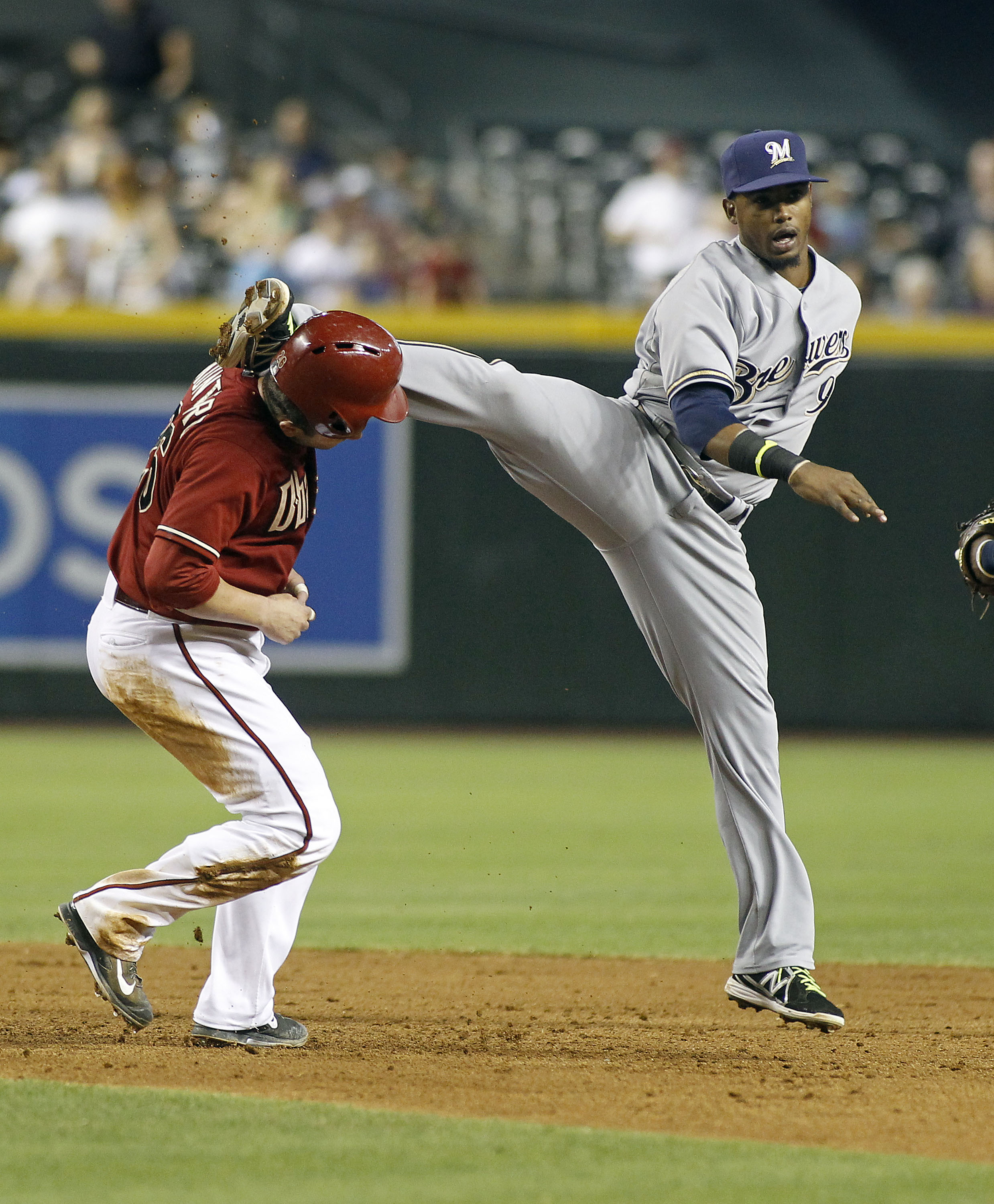 D-Backs beat Brewers 4-3 on Campana's RBI single