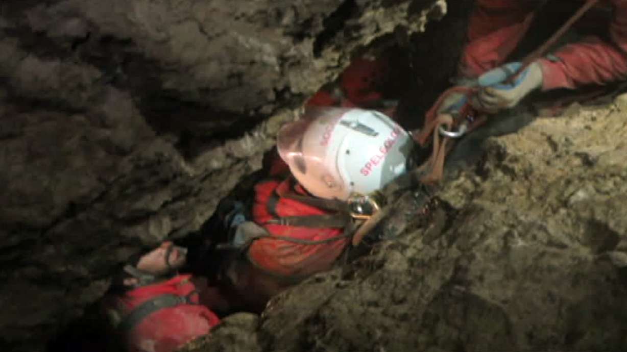 After 2 weeks, injured caver rescued in Germany