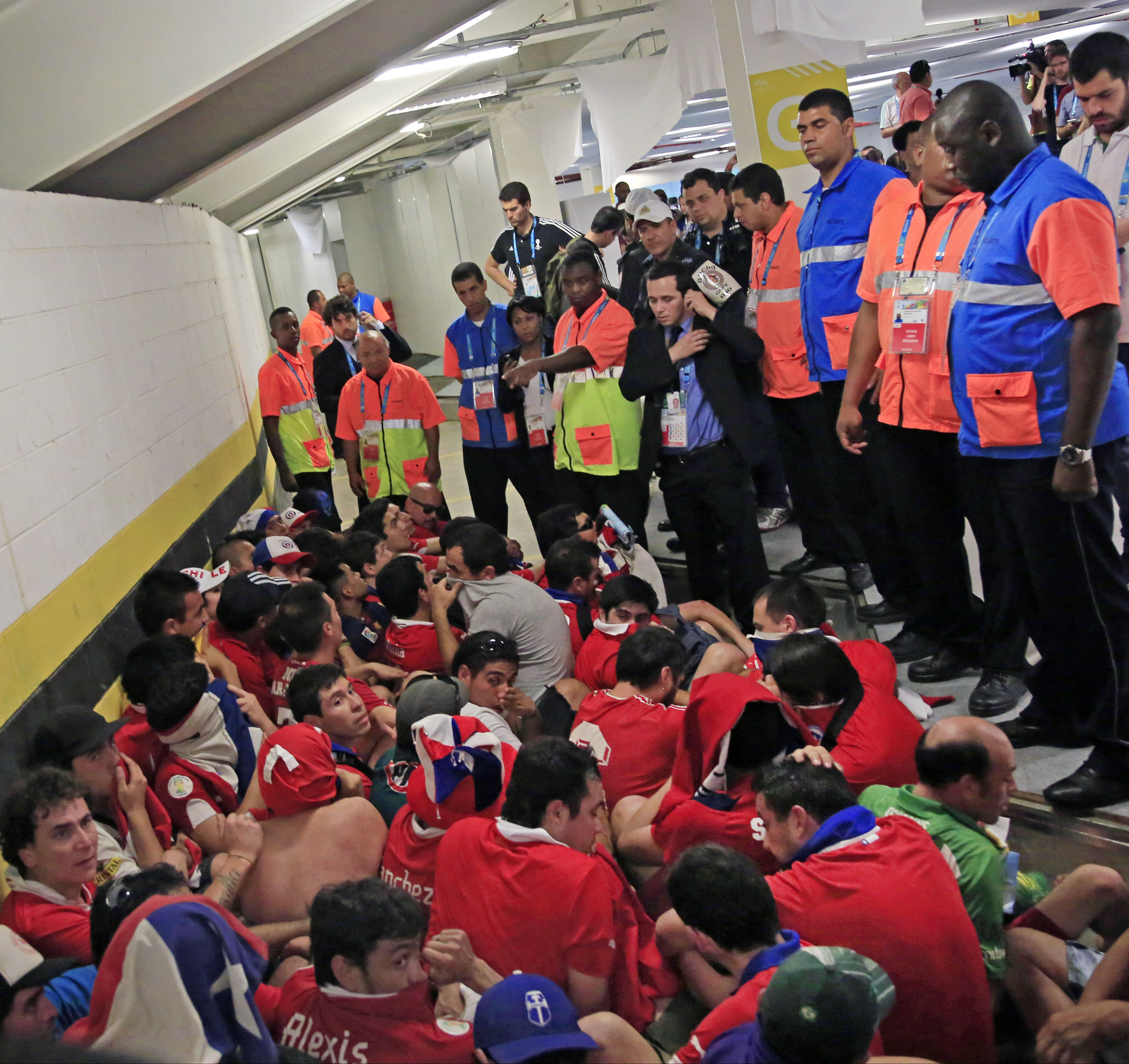 FIFA security head: Maracana lapse 'embarrassing'