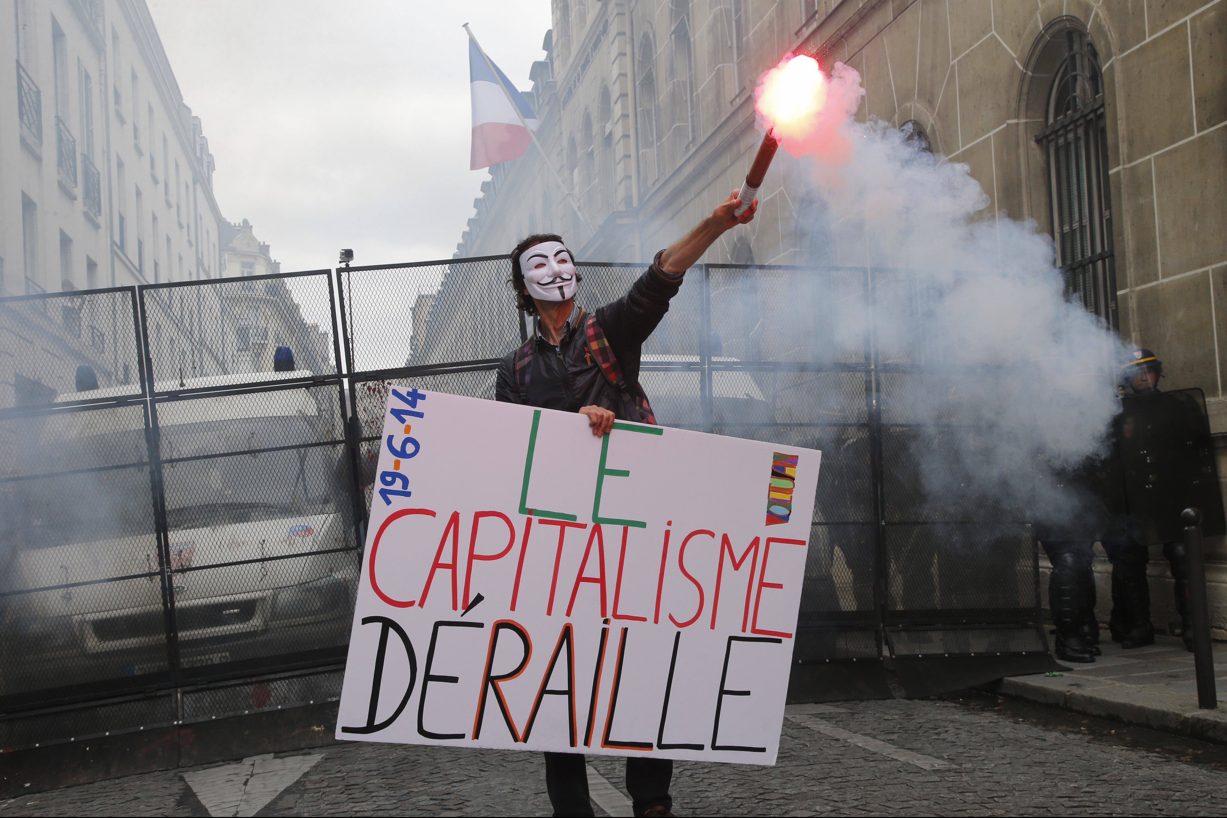 French train workers protest rail reform