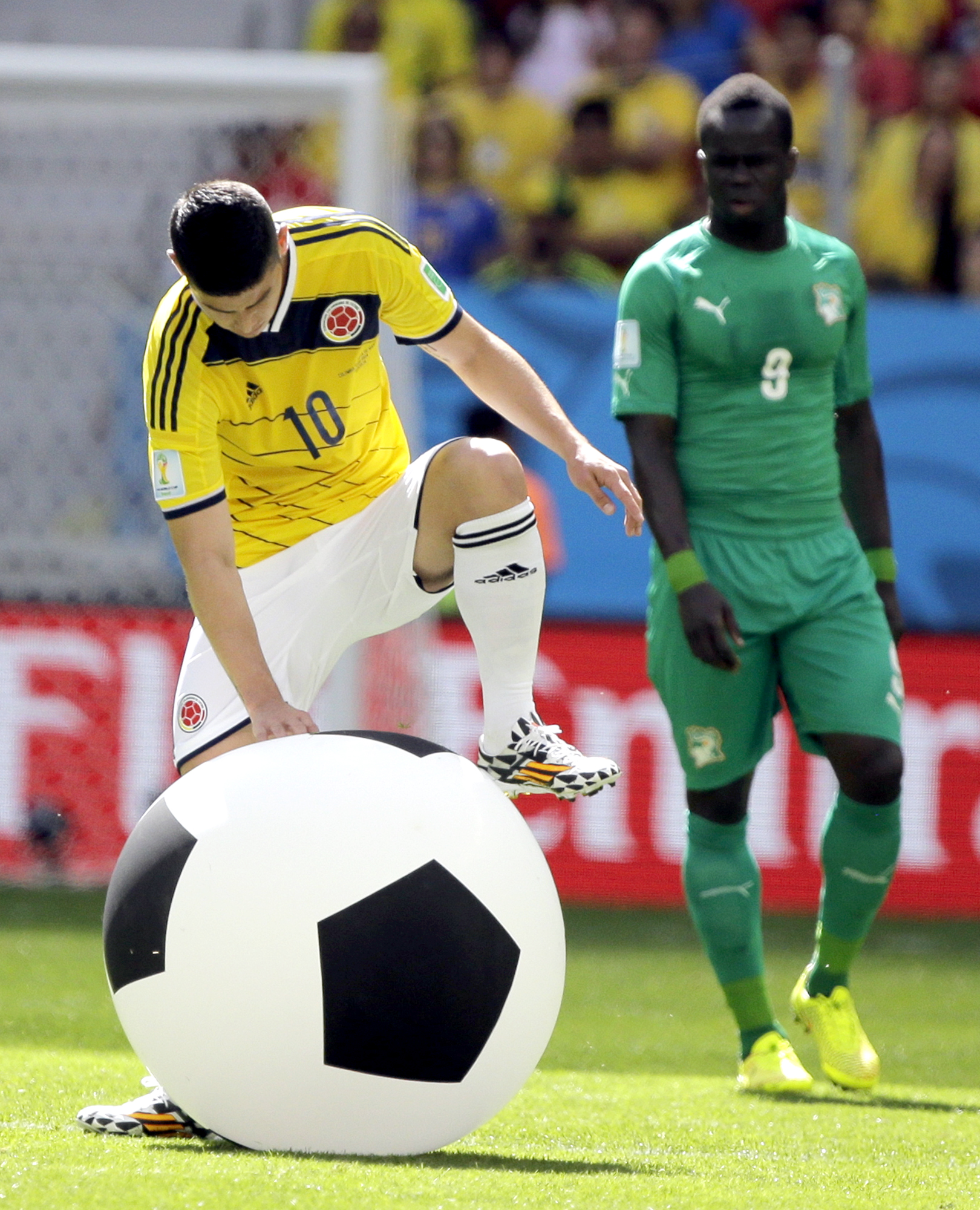Colombia beats Ivory Coast, secures 2nd-round spot