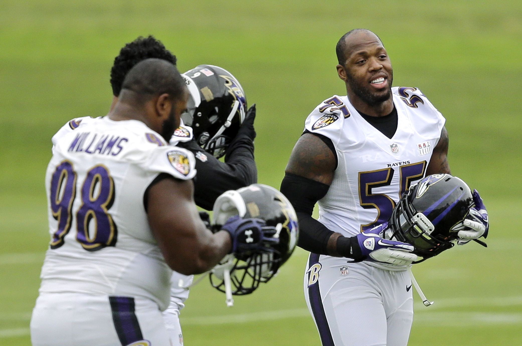 Daryl Smith creates own identity as Ravens MLB