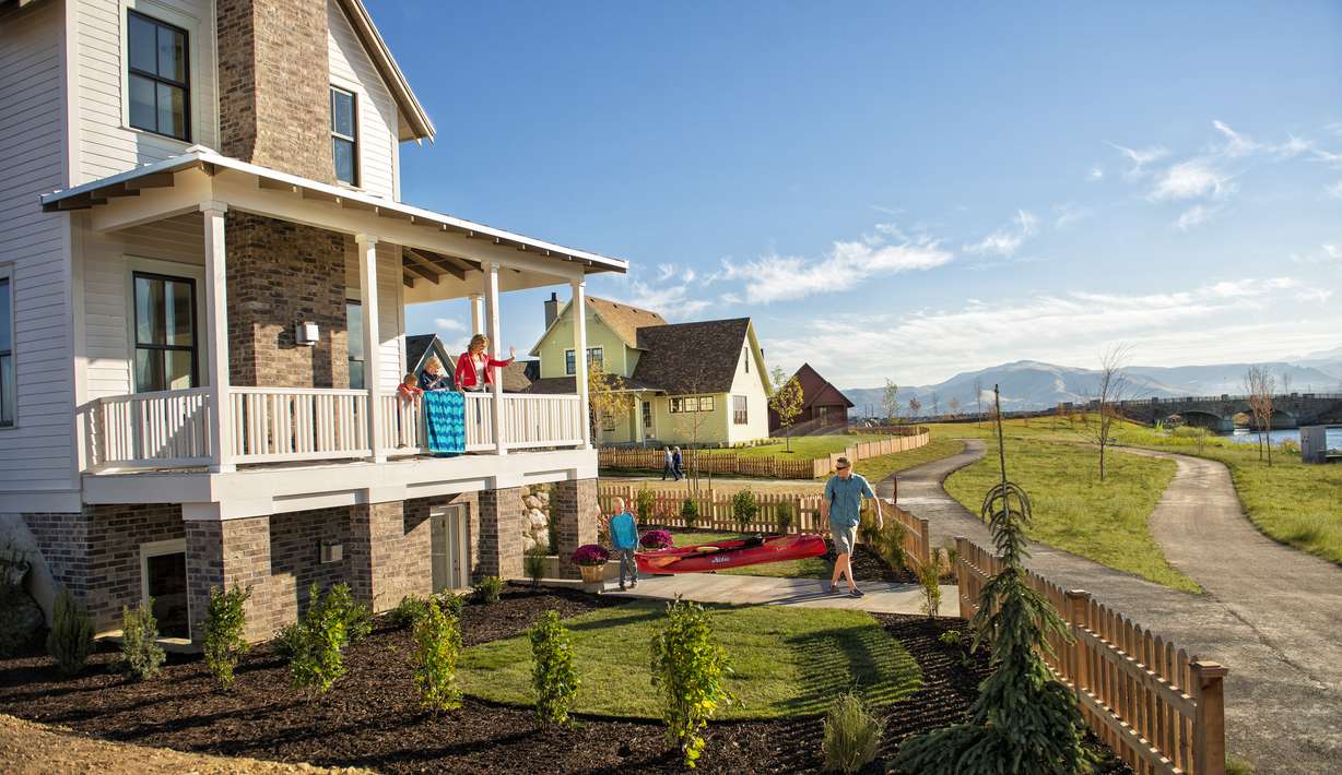 Concert, sandcastles and a movie help to kickoff summer this Saturday