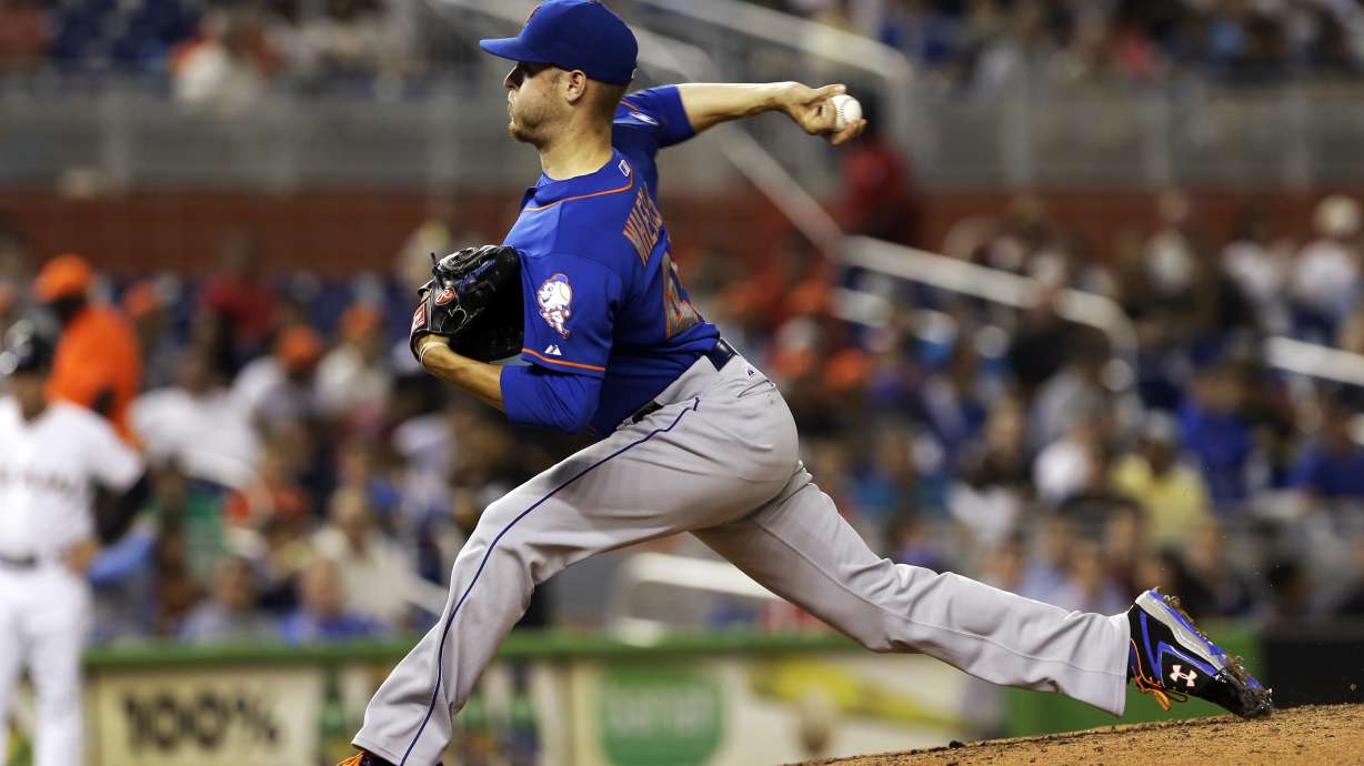 Wheeler tosses 1st shutout; Mets top Marlins 1-0