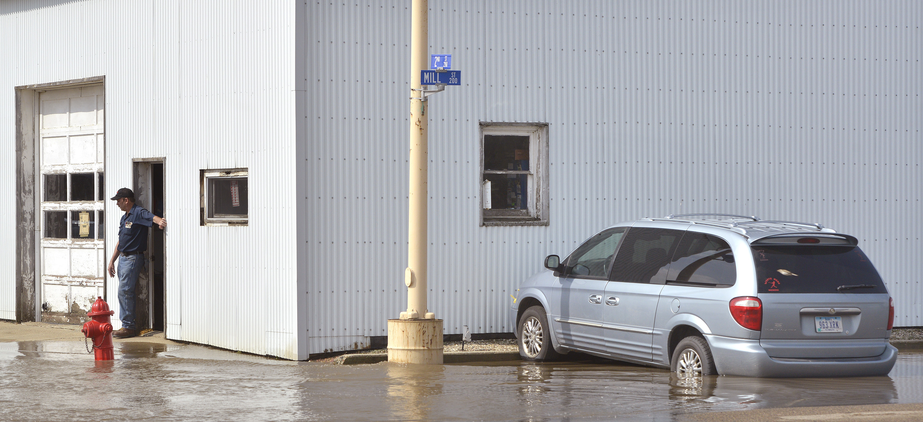 Big Sioux River crests; Interstate 29 reopens