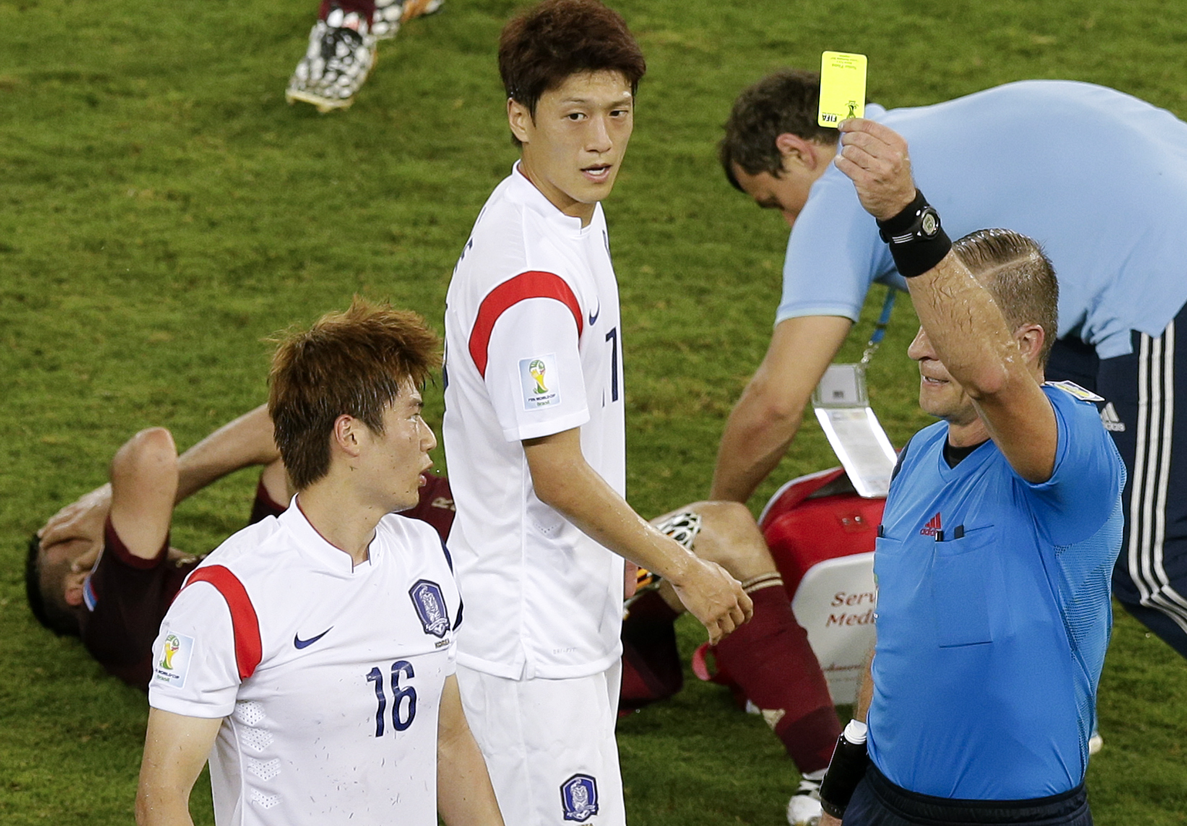 FIFA drops Colombian linesman after offside calls