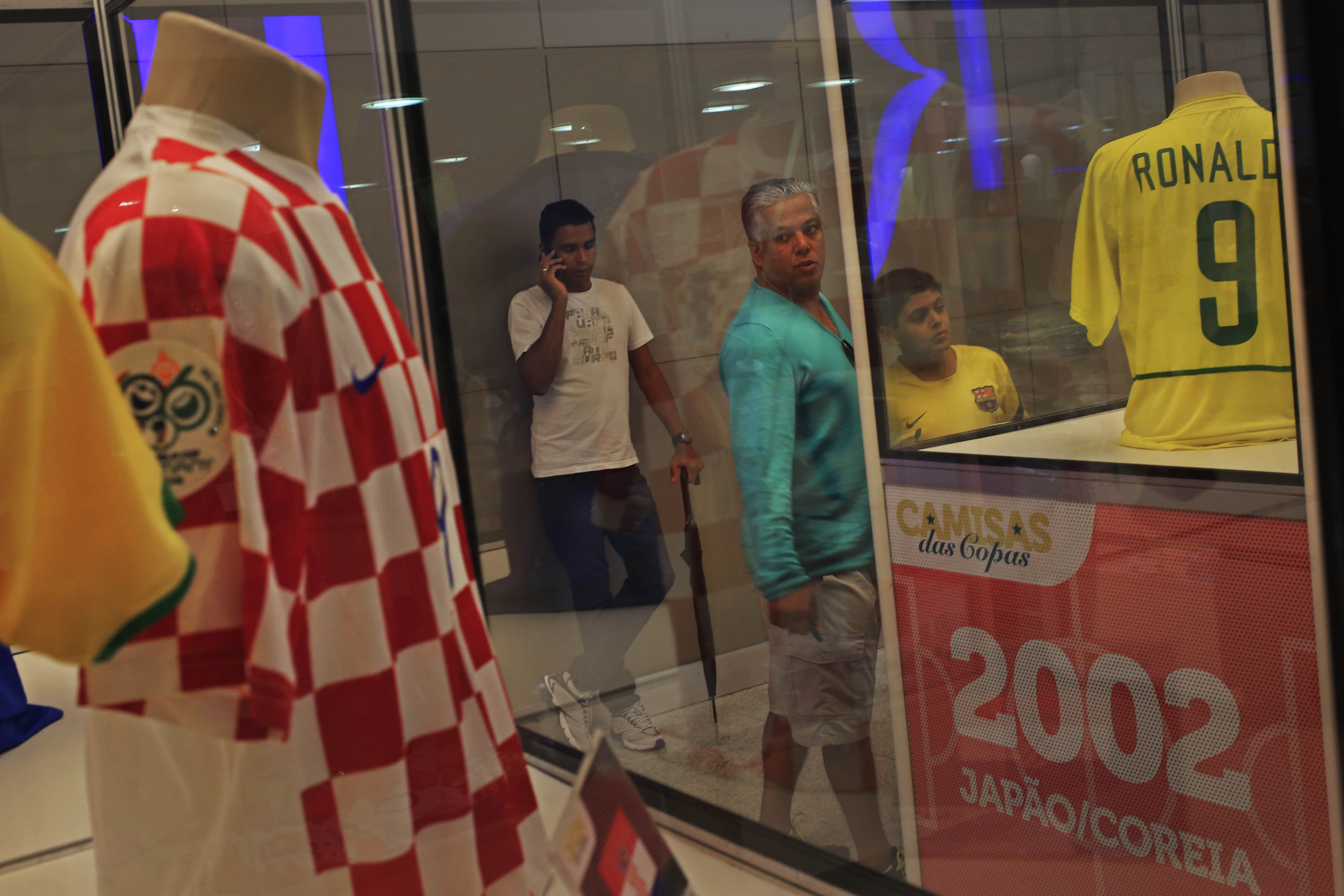 World Cup shirt exhibition gets attention