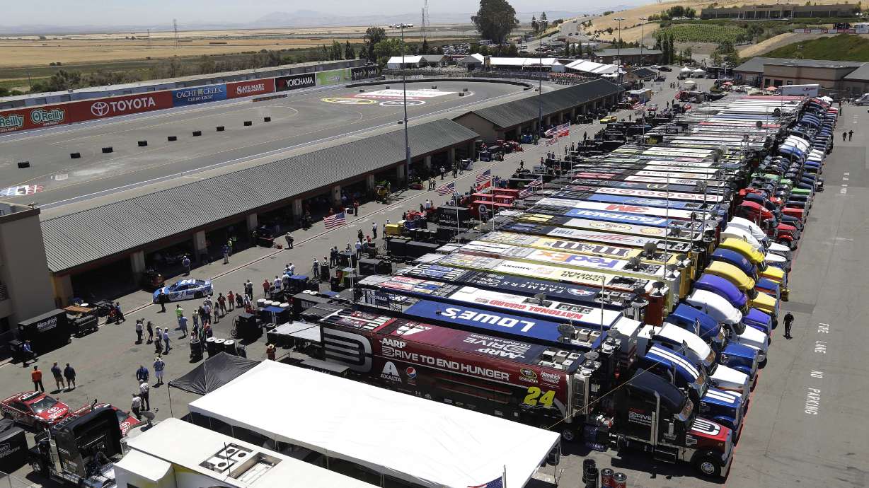 Greg Biffle still working on extension with Roush