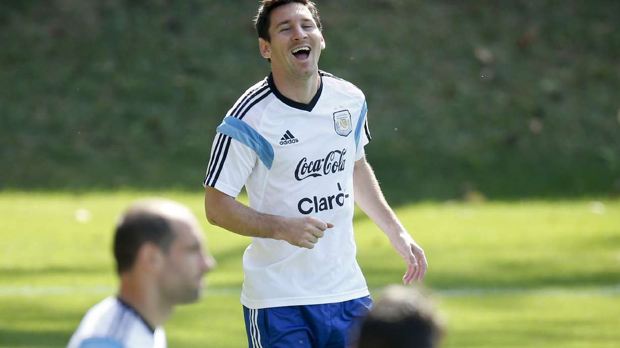 Argentina eyes 2nd round of World Cup