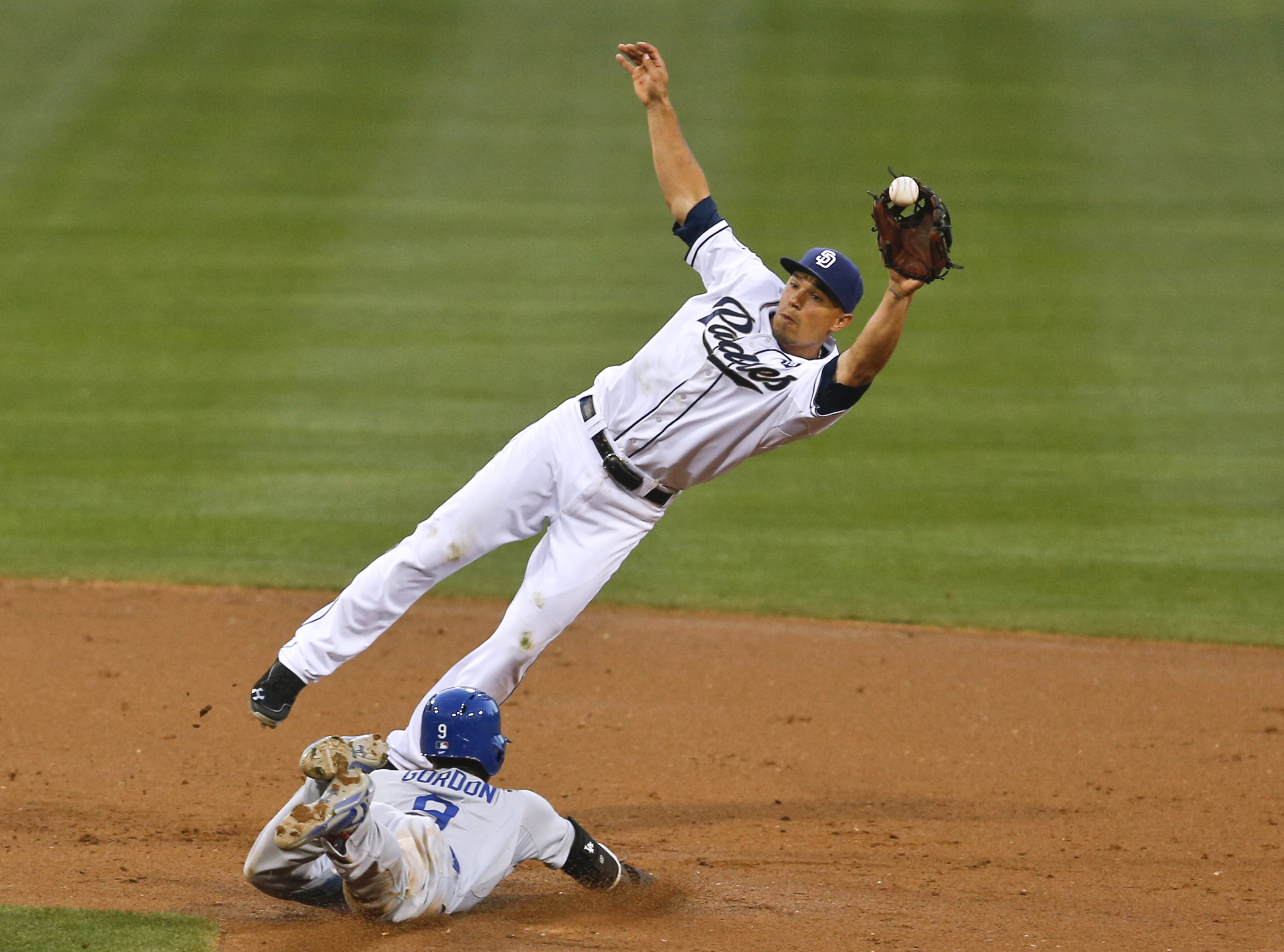 Dodgers can't hold off Padres in 6-5 loss