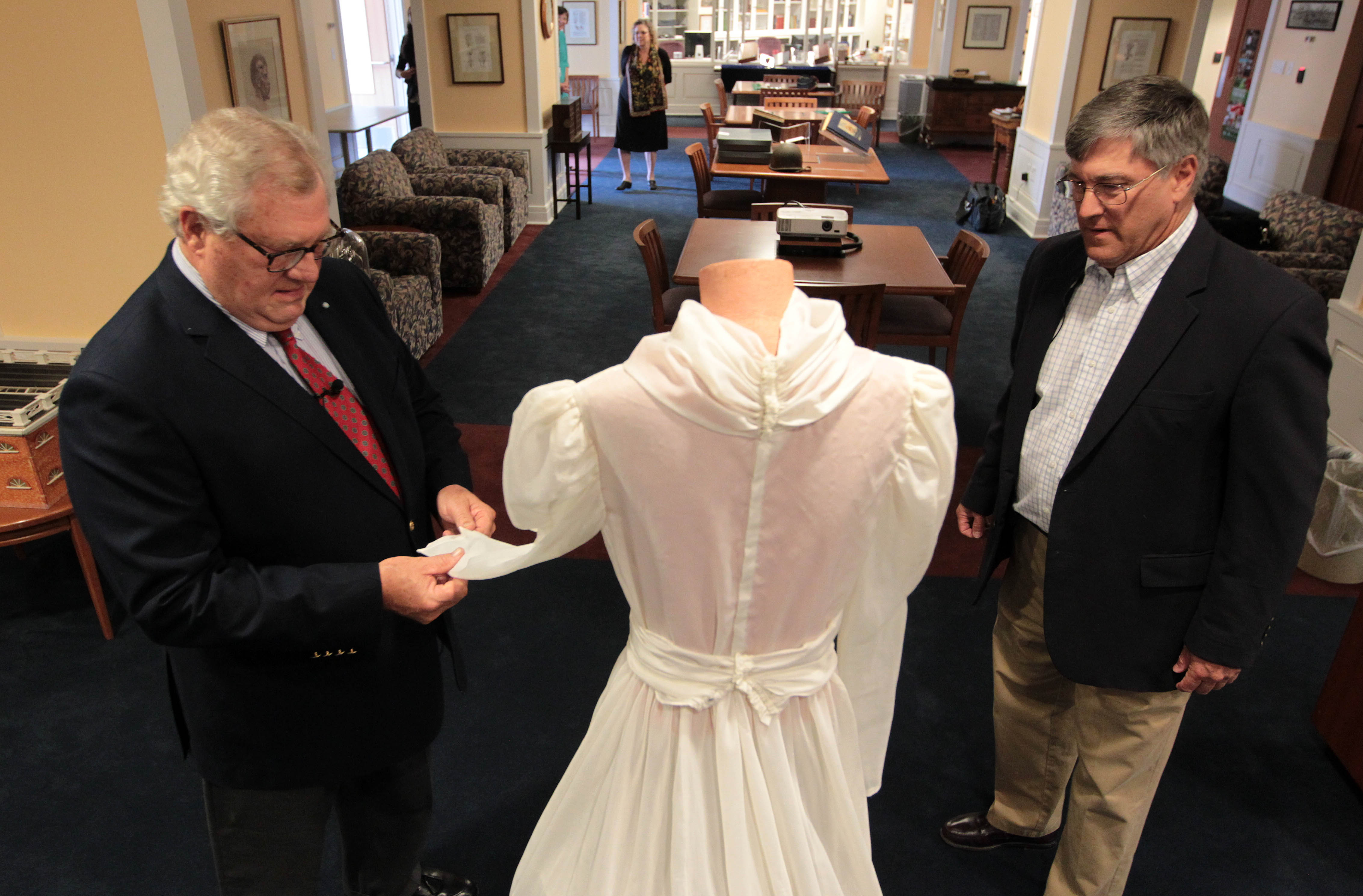 Sons see mom's wedding dress made from parachute