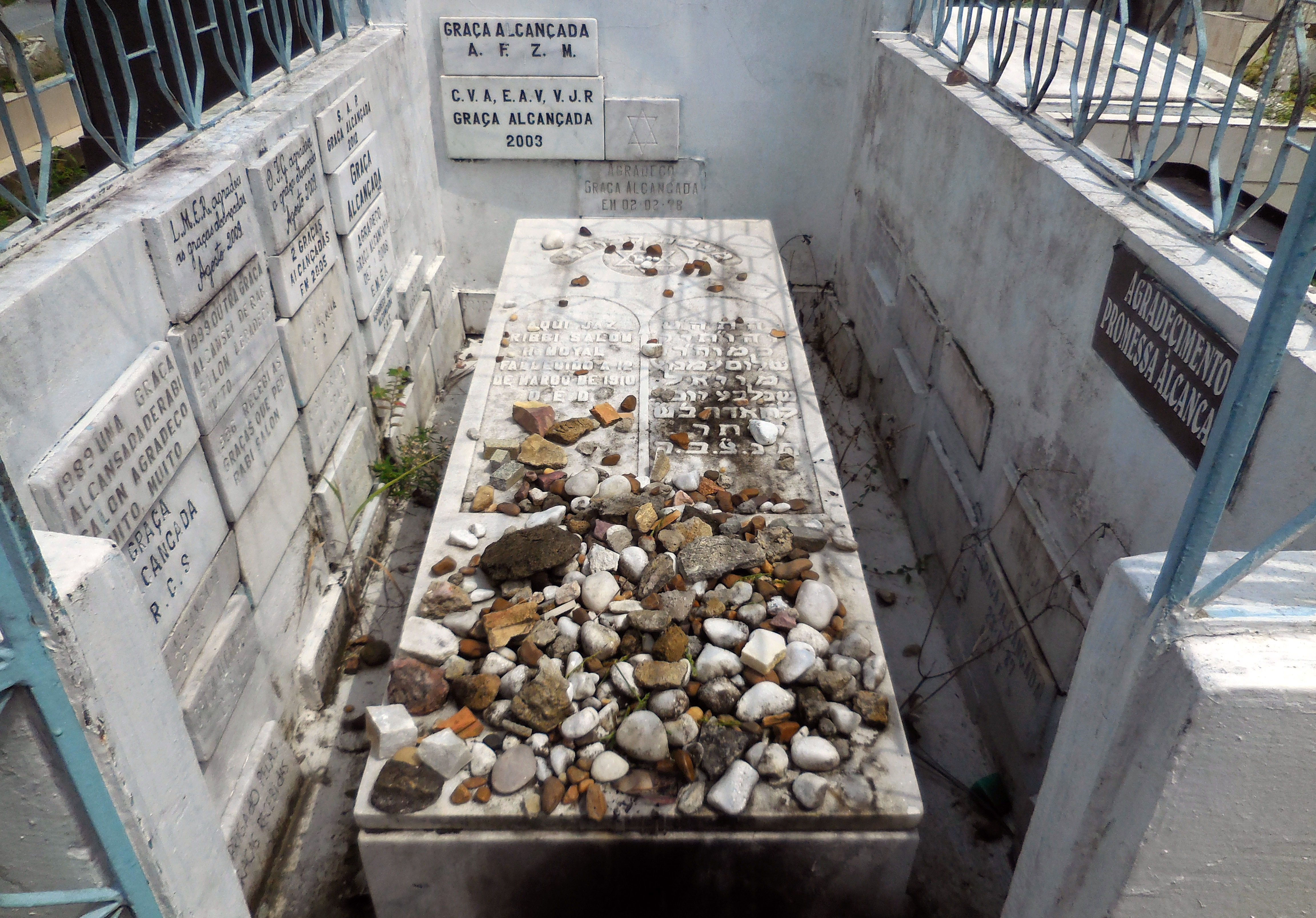 Christians in Manaus pray to the 'Jewish saint'