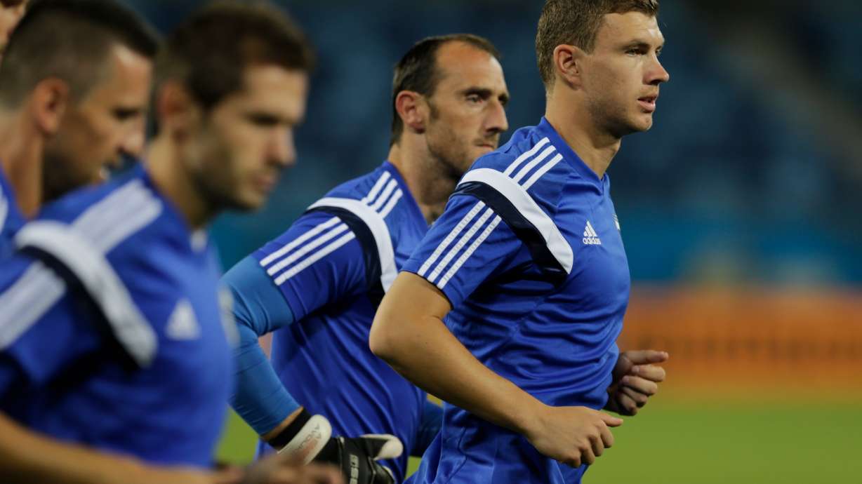 Nigeria, Bosnia ring changes for World Cup match