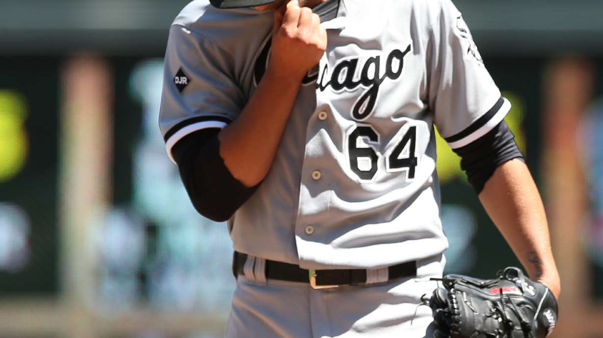 Mauer helps Twins top White Sox again, 4-3