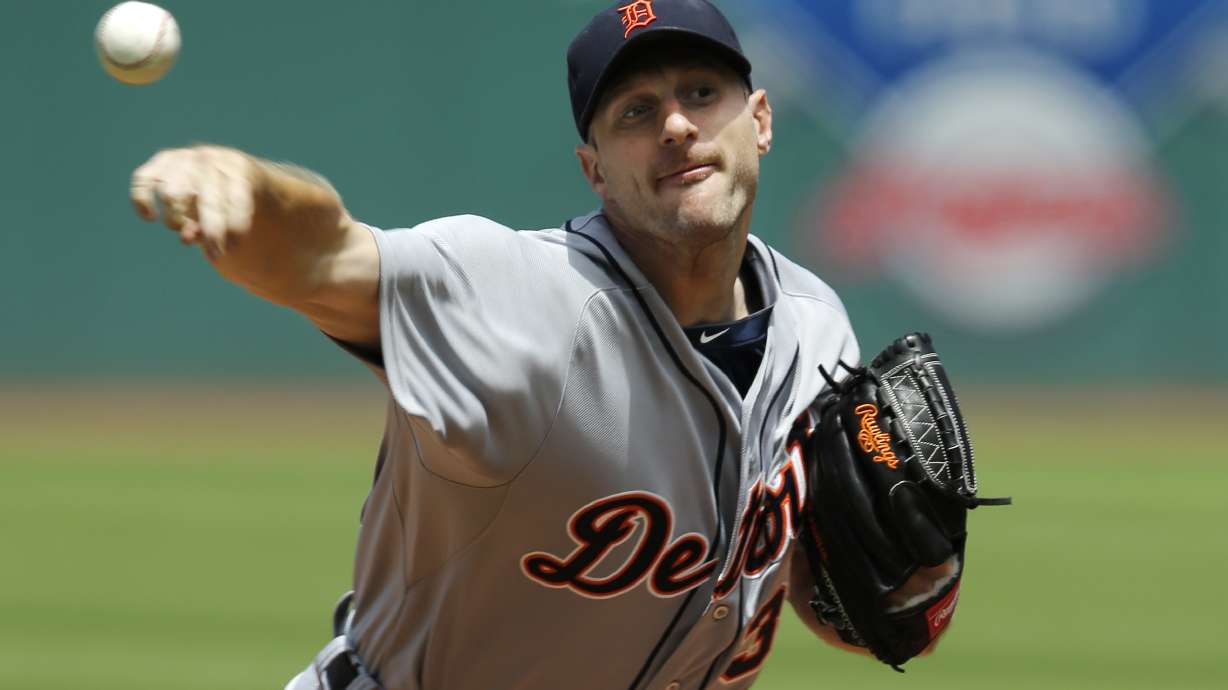 Scherzer, Cabrera and Tigers sweep Indians