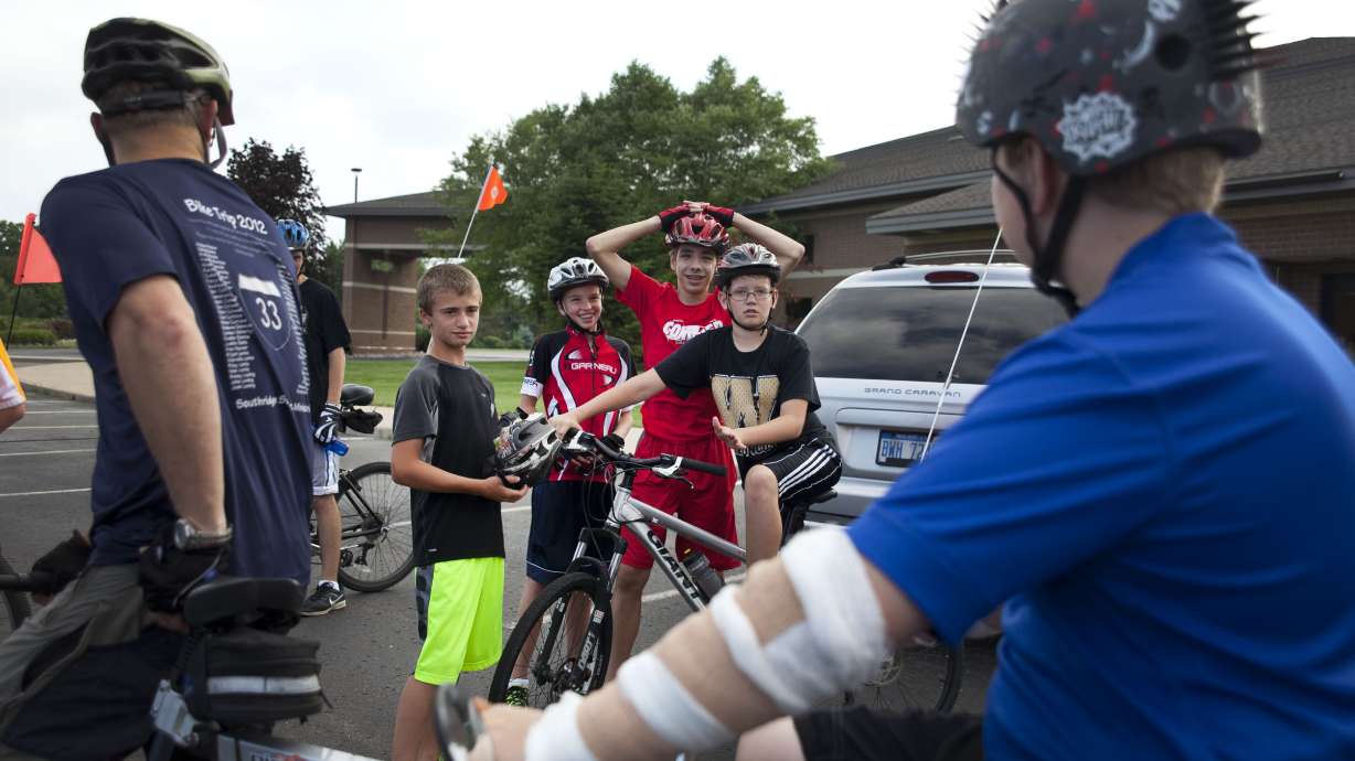 Teen with cerebral palsy making 250-mile bike trip