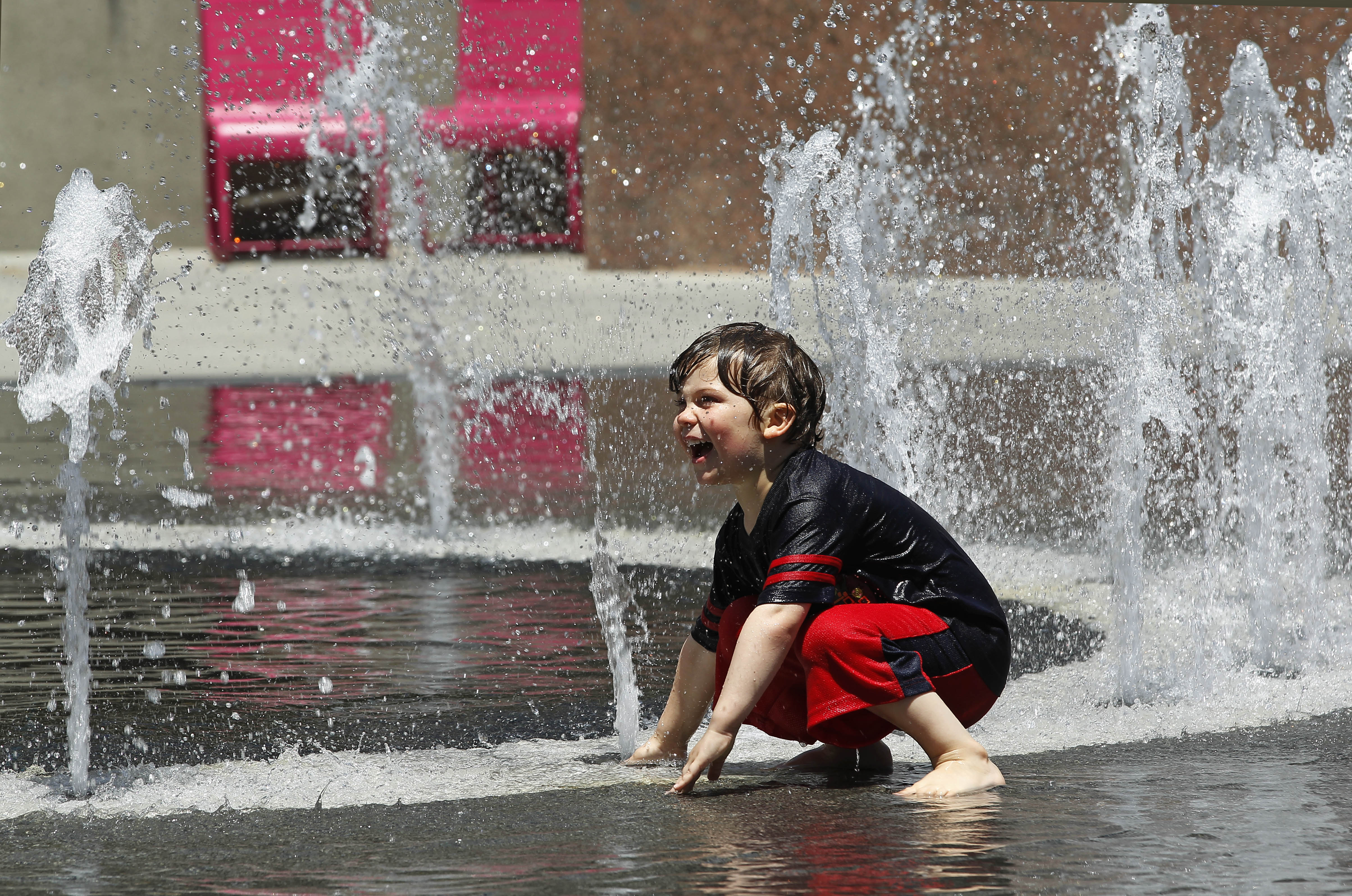 Heat & Repeat: Globe breaks May temperature record
