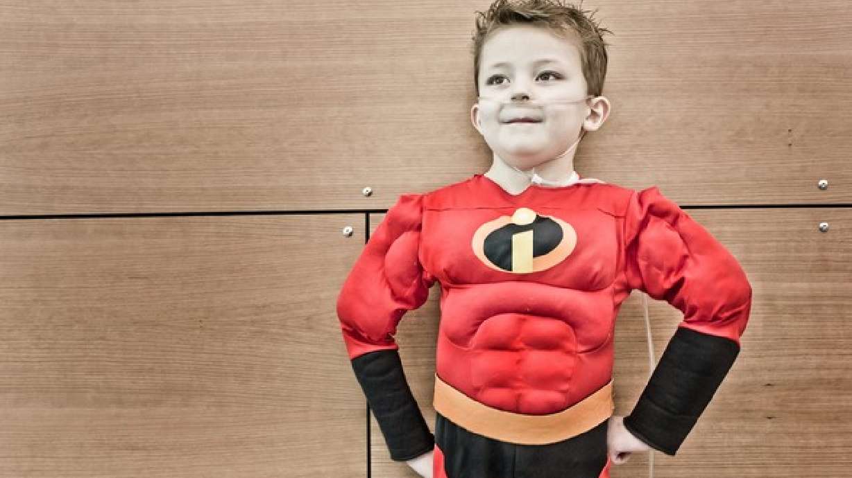 Top Billboard pianist to hold benefit concert for boy