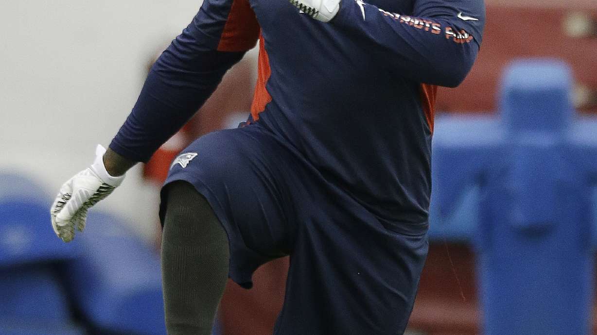 Patriots sign first-round draft pick Easley