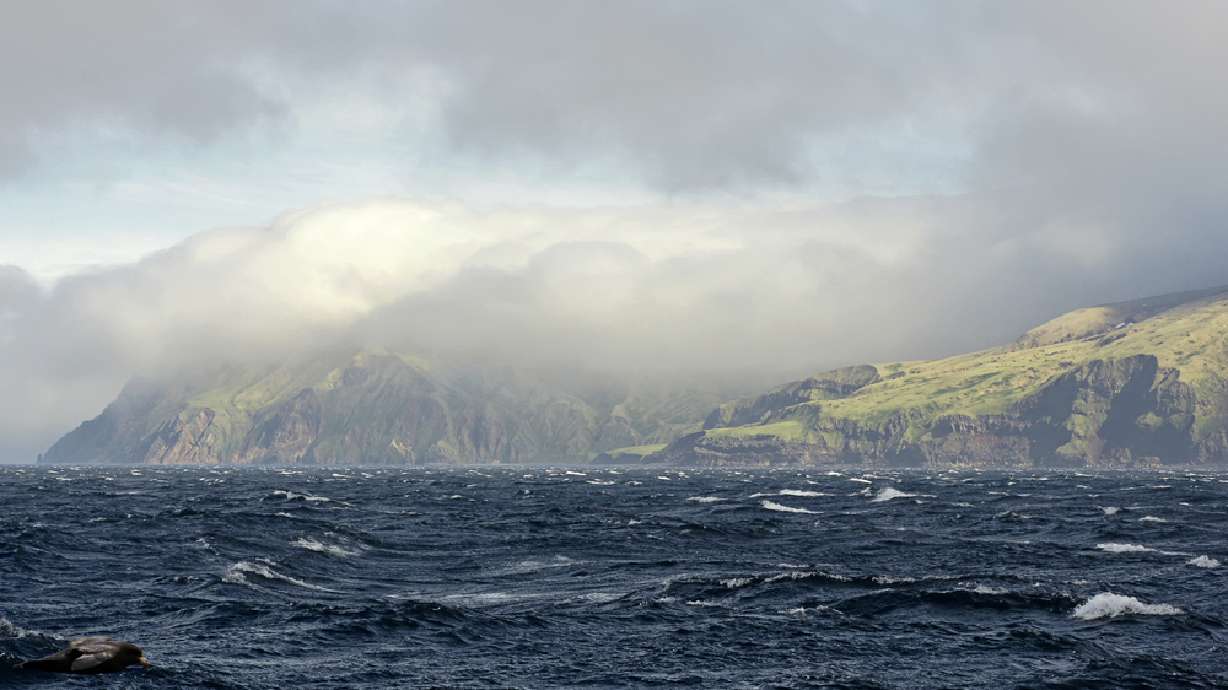 Tsunami warning for Aleutians after 8.0 quake