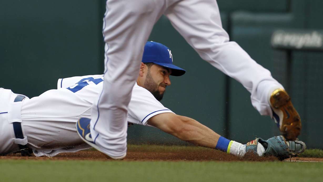 Royals beat Dodgers 5-3 to end 4-game skid
