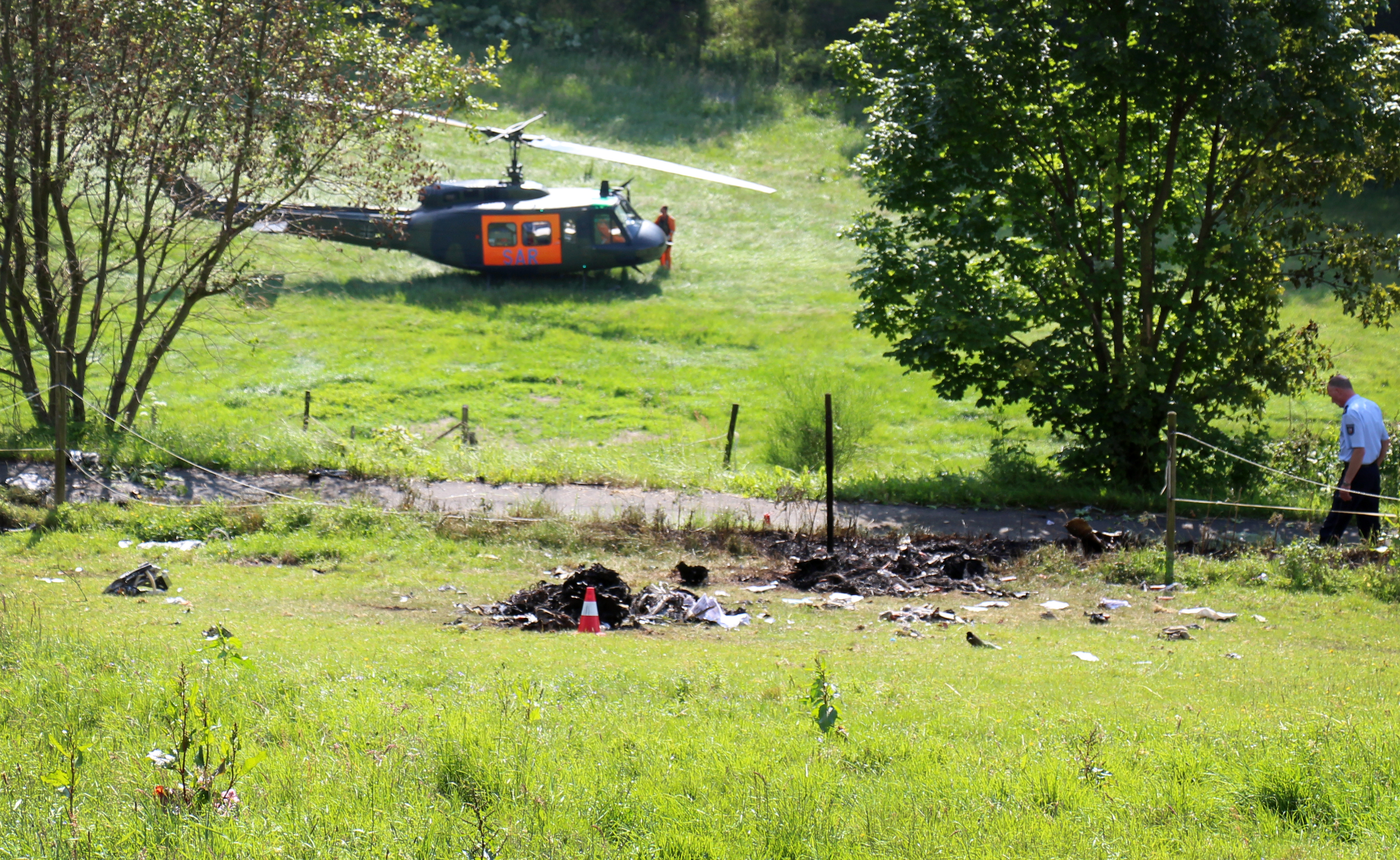 2 pilots presumed dead in German mid-air crash