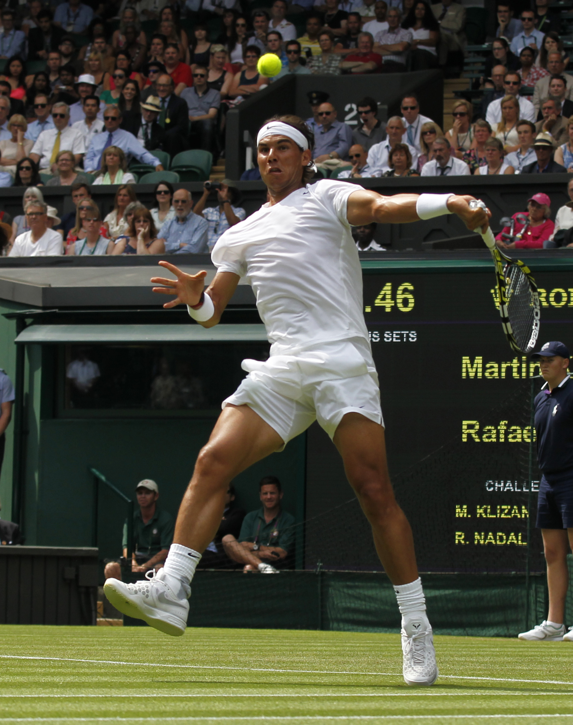 Nadal advances to Wimbledon's 2nd round