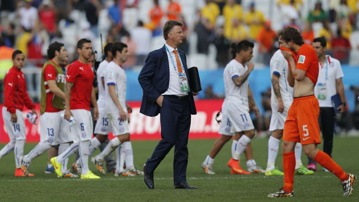 Van Gaal gives Dutch, Man U fans reason to cheer