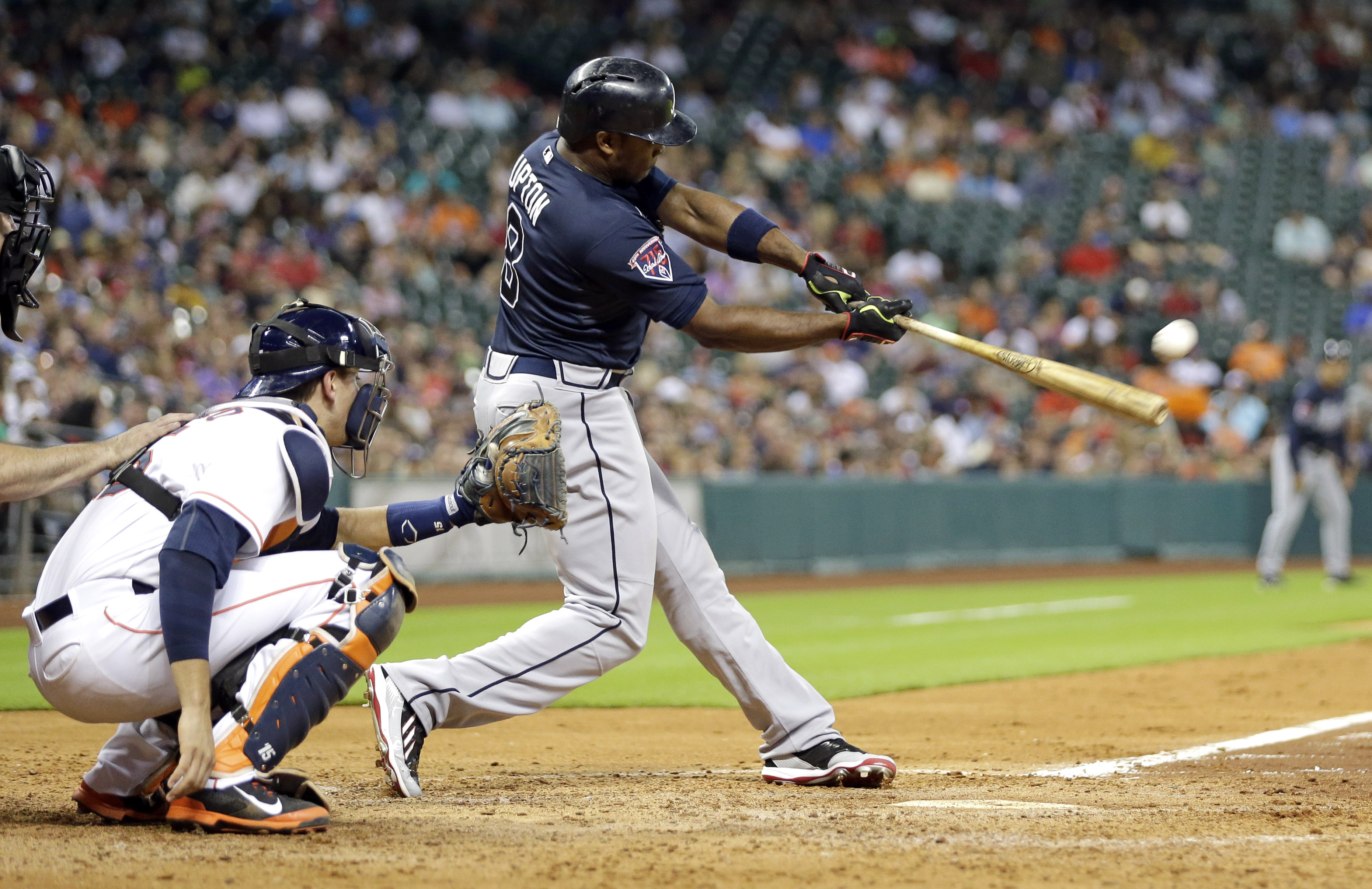 Upton brothers both hit HRs, Braves beat Astros